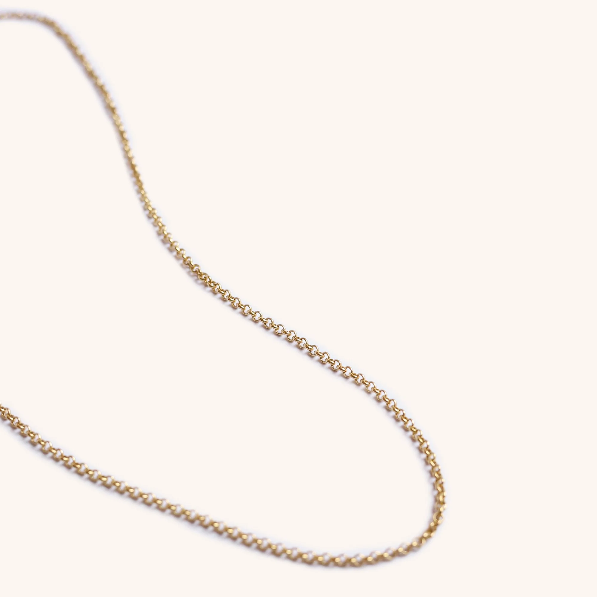 18K gold rolo chain necklace, classic everyday gold chain by Zikr Fine Jewelry.