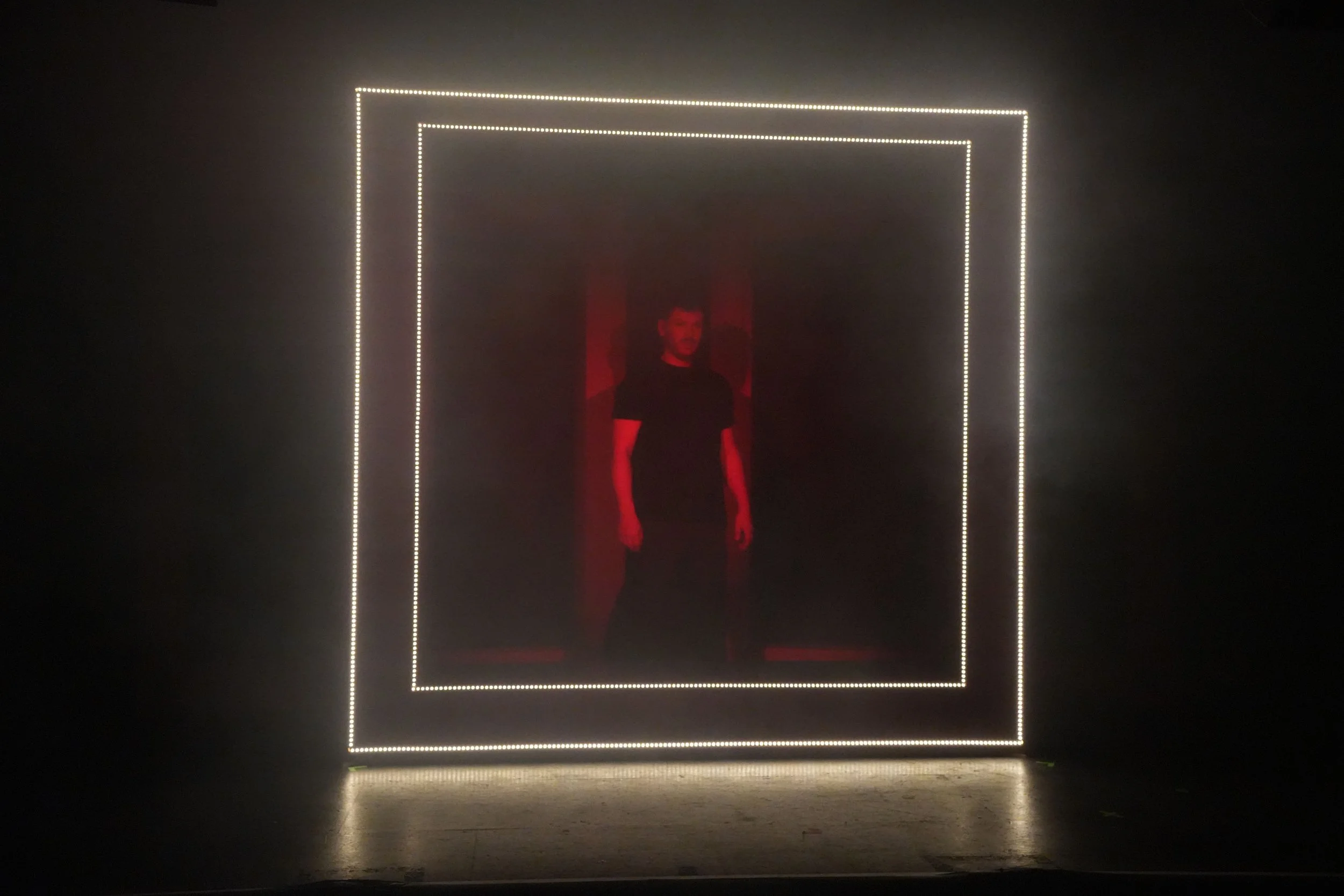 ein Rahmen mit LED-Streifen