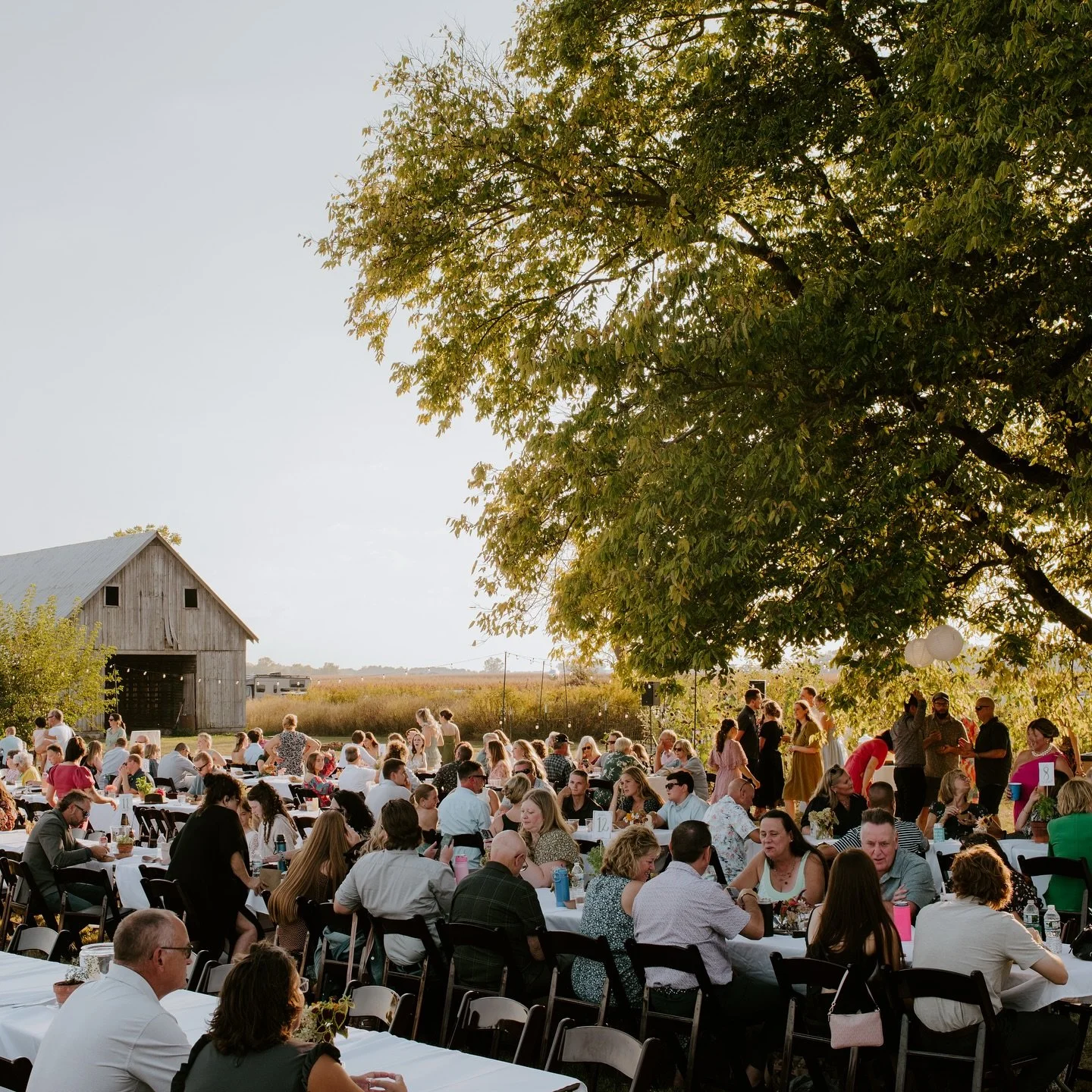 Margo &amp; Caleb surrounded by all 400 of their closest people because yes, they actually deeply know &amp; love soooo many people !!!! Honored to celebrate with these two ❤️