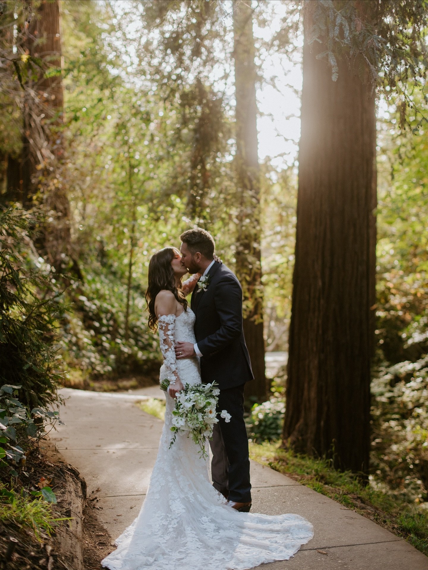 Too much that I want to share from my time with Emily &amp; Noah but I gotta start somewhere - HONORED that they brought me out to California to celebrate their wild/beautiful/unexpected love story ❣️ Cheers to the Loves!!!! (Yes, last name love - so