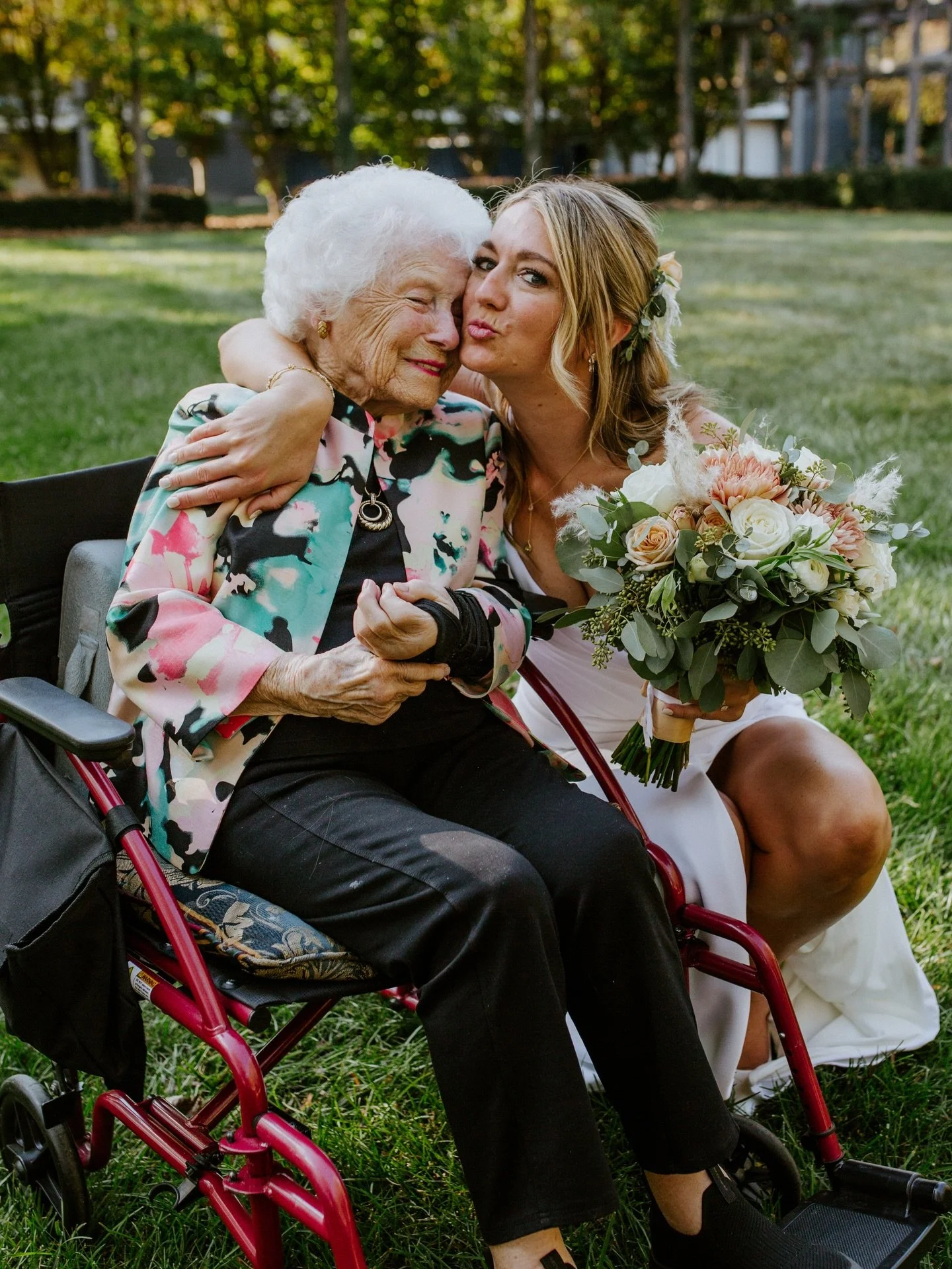 Cutie moments from Nick &amp; Maddie&rsquo;s day ✨ The Broad Ripple Arts Center is such a fun vibe. Thankful we had the best weather for this fully outside wedding!