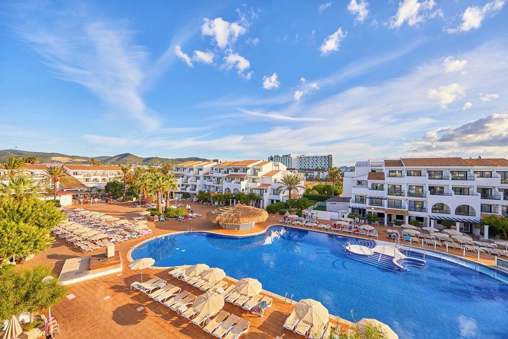 🤩 All Inclusive Ibiza from &pound;579pp with Jet2holidays 🤩
Beachfront. Lively. Effortlessly cool. 🌊🍹

📍 FERGUS Style Bahamas, Playa d&rsquo;en Bossa
All Inclusive | 4★ | 7 Nights
🗓 Departing 25th April
👫 Based on 2 adults
💷 Includes a &pound