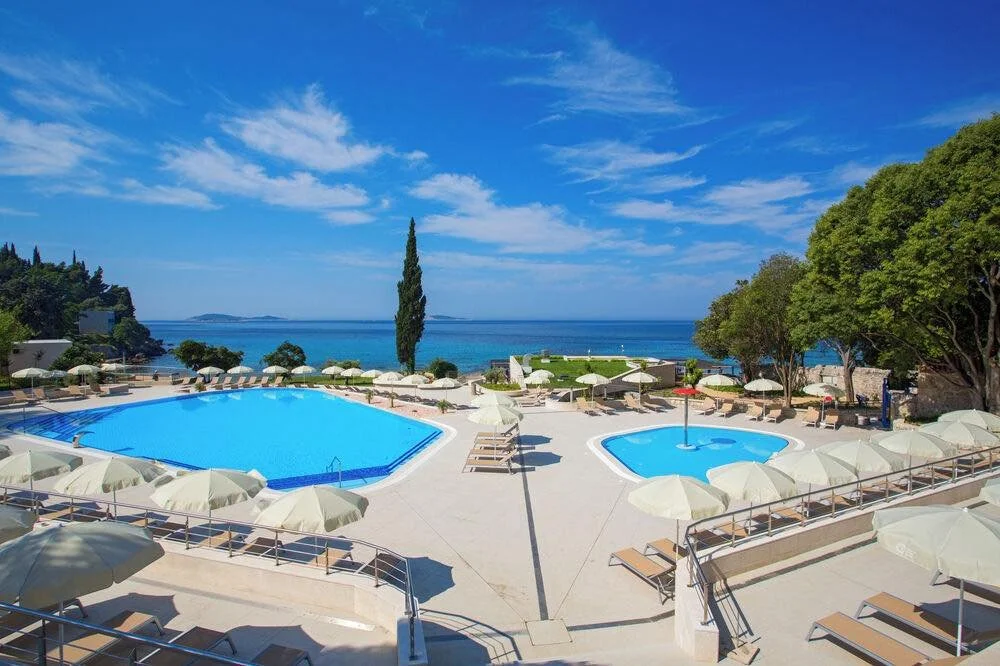 🇭🇷 Discover the Dubrovnik Coast from &pound;819pp with Jet2holidays 🤩

Sun-soaked coastline, crystal-clear Adriatic waters and charming medieval streets&hellip; this is Croatia done properly ✨

Stay at Hotel Astarea 📍
🛌 7 nights | Bed &amp; Brea