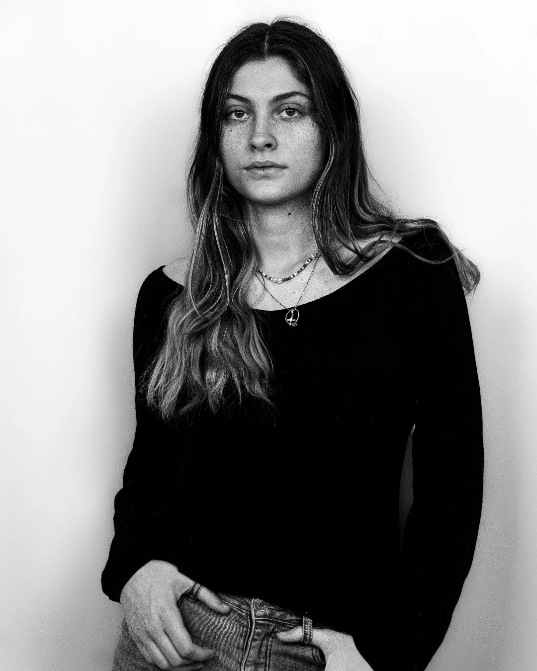 𝐒𝐓𝐔𝐃𝐈𝐎 🖤🤍 @candice.dsy

Retour en images sur cette superbe s&eacute;ance studio r&eacute;alis&eacute;e en mai ✨
Trois looks diff&eacute;rents, trois ambiances parfaites !

📷 Sony A7 III
✏️ Lightroom

Envie de votre propre s&eacute;ance en st