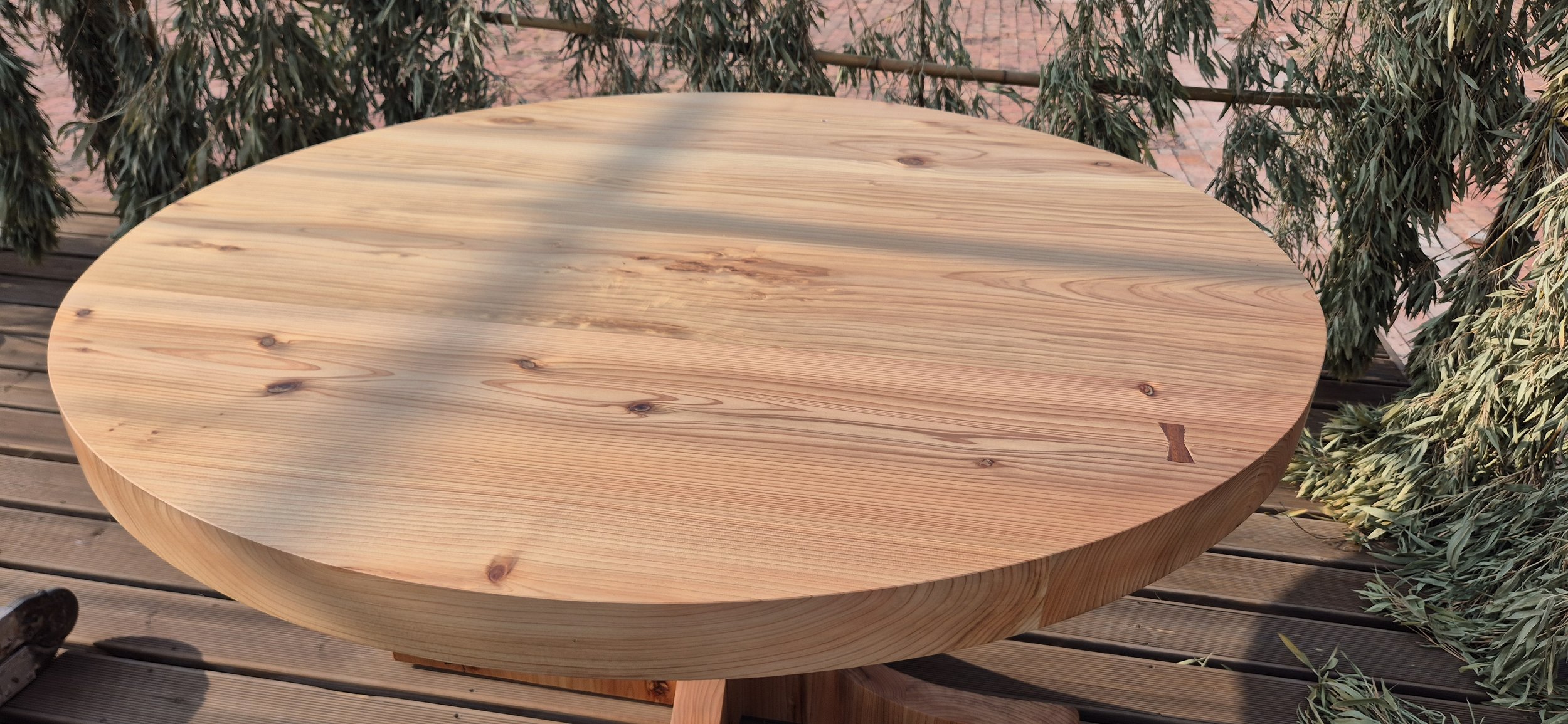 Round table