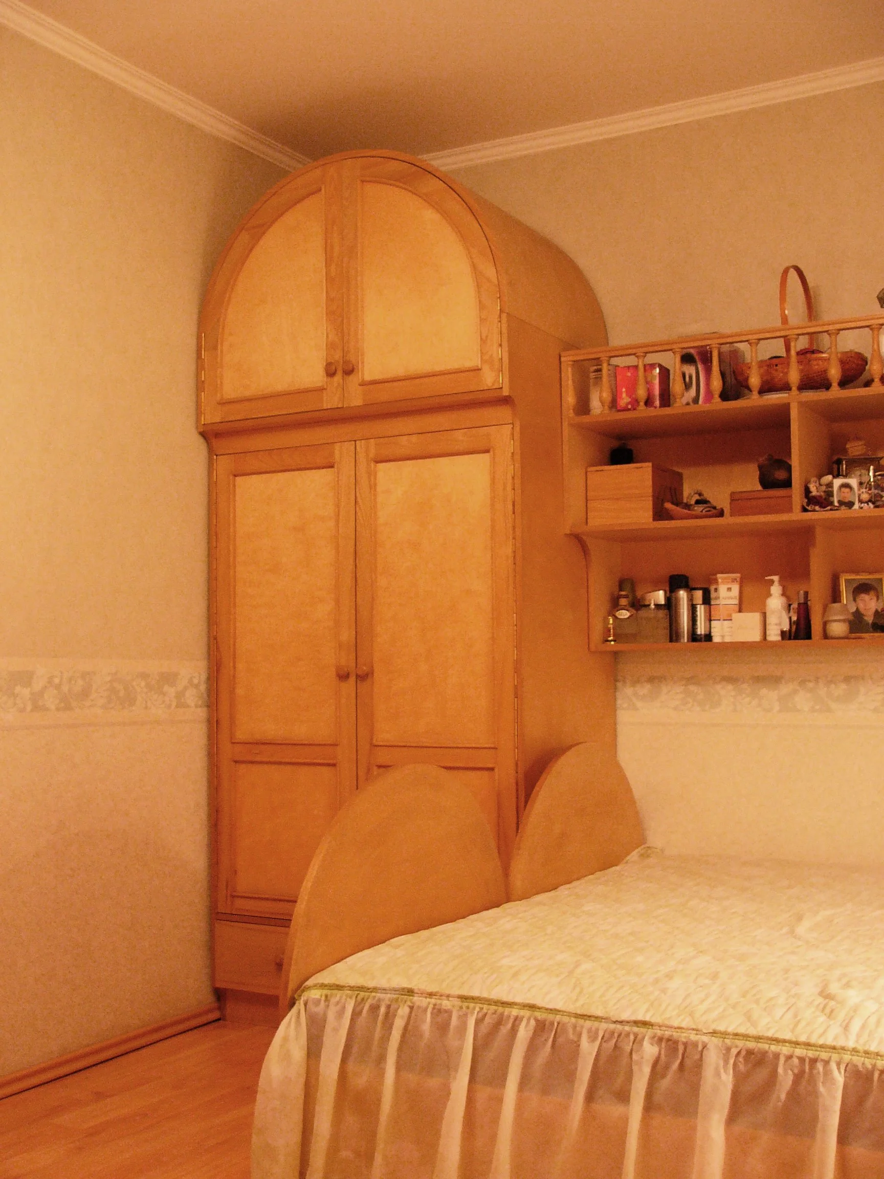 JB mebeles_06e_drebju skapis.jpg