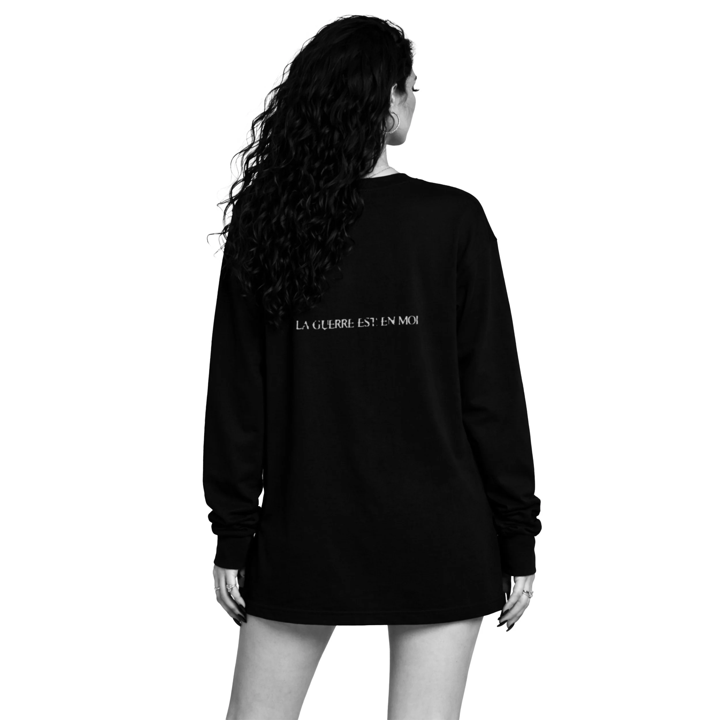 LA GUERRE EST EN MOI LAYER III BACK MODEL.jpg