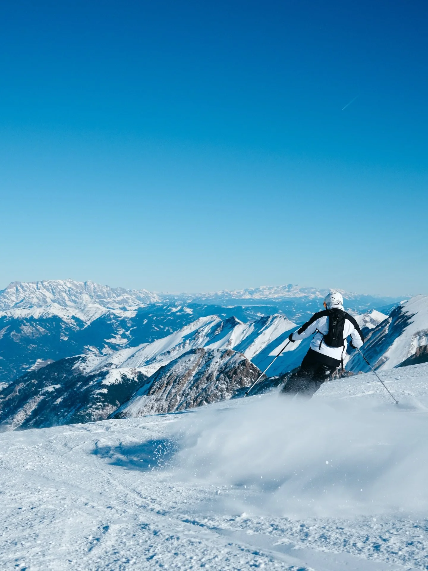 T-minus one month until the long awaited return to the mountains 🏔️⛷️

Standby for snow spam ❄️