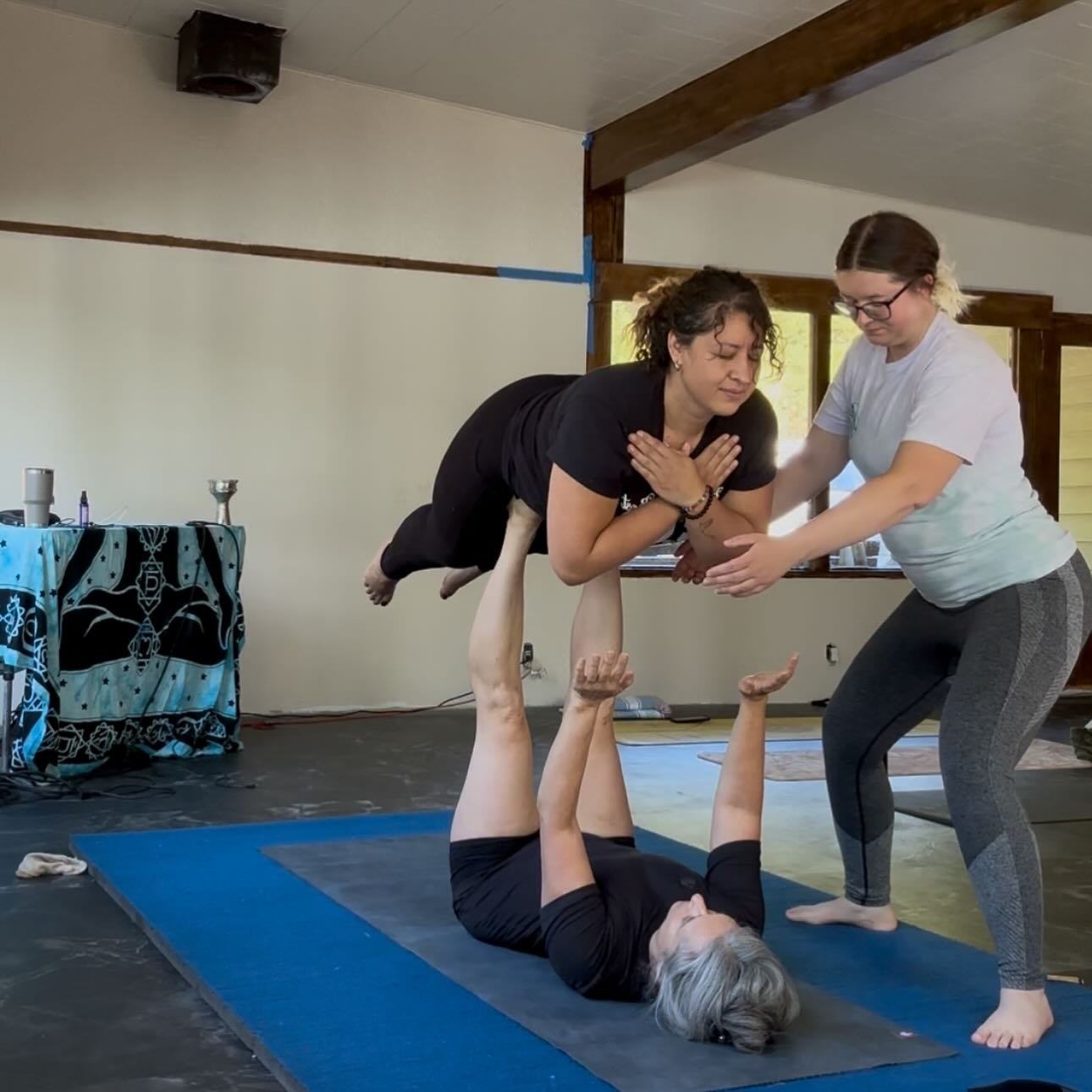 Turns out I can fly! And I like it! 😜🦅Feeling so grateful for this Acro-Yoga Campout ✨💫

This weekend reminded me that more is possible when you have the right support and community.

Huge thank you to Jeanne, Favian, and Jessica for guiding us be
