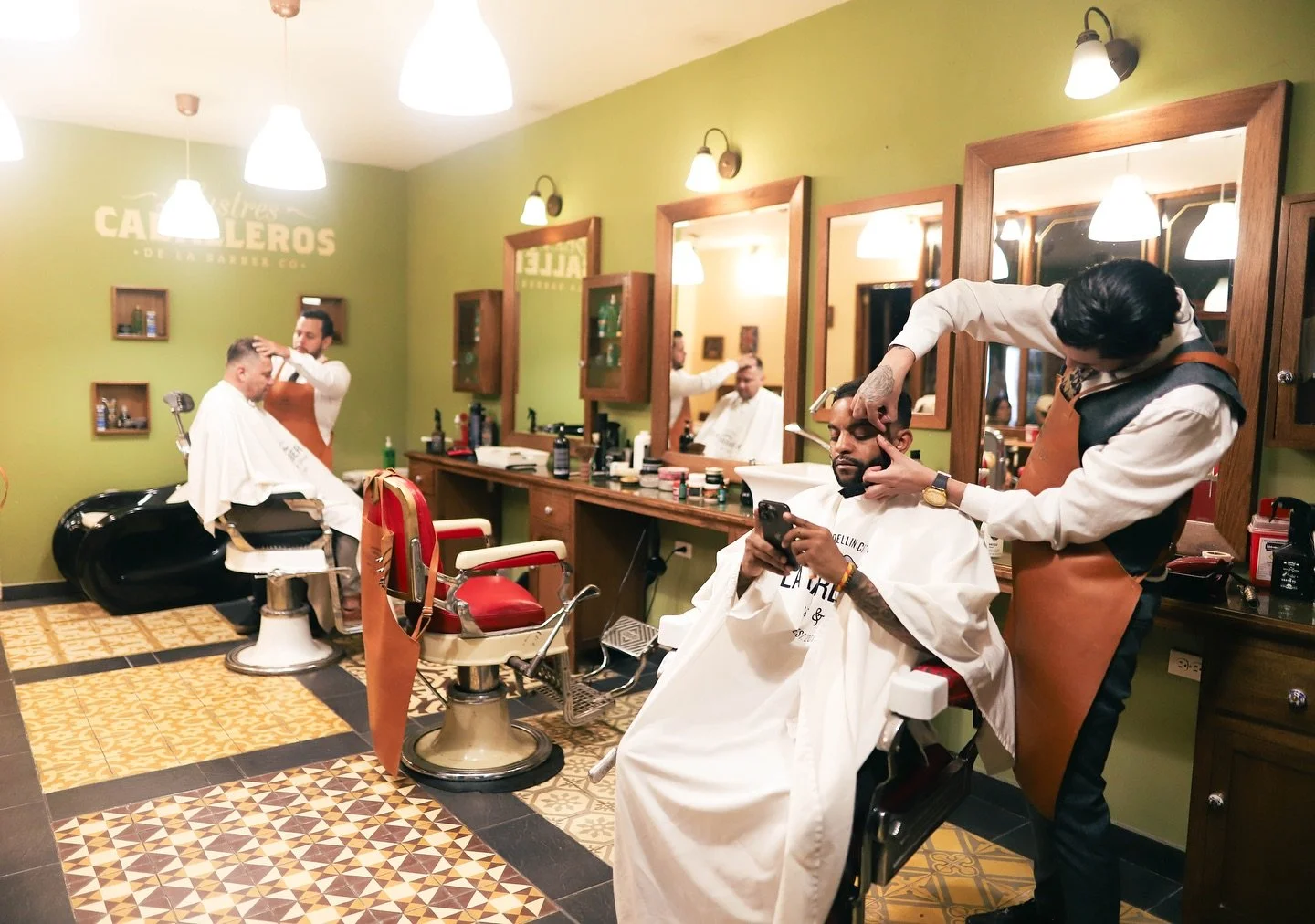 When it&rsquo;s time to freshen up with an experience this is the place to be 💫📍@labarberco.med 
-
#wellness #medellin #barber #hospitality #travel