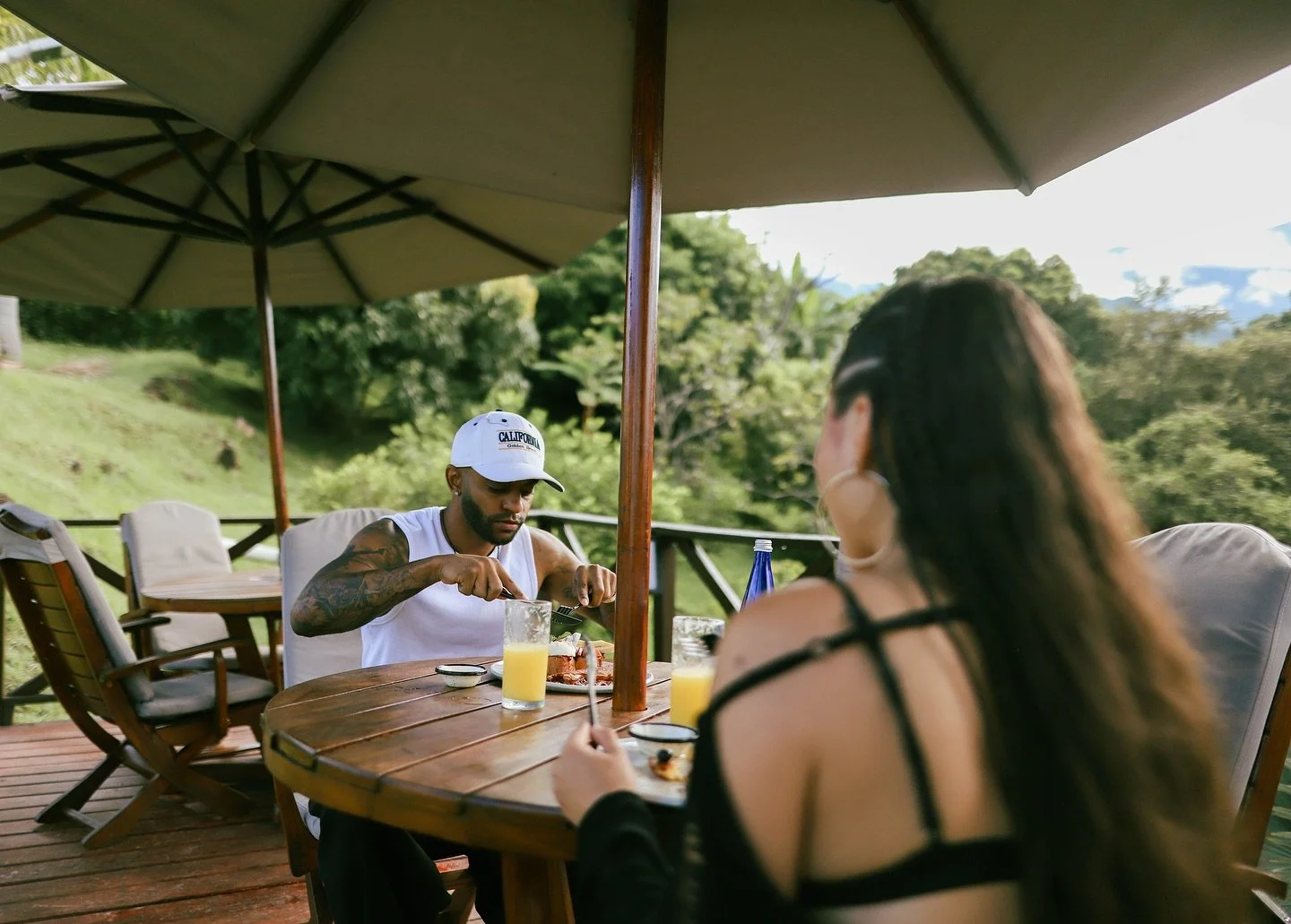 Desayuno en @lagracia_co 📍🇨🇴
-
The first of many. Nothing beats the art of travel. Making new connections, sharing stories that shape perspective, and creating experiences that last a lifetime 🌎
-
📸 @cammmmera @satisfysky