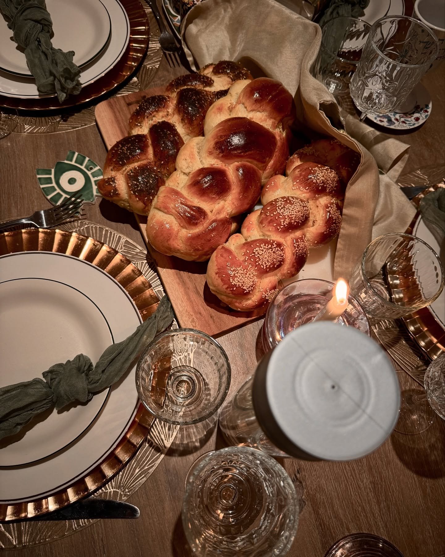 Fridays slow everything down.
The rhythm softens.
Hands create, hearts rest.
And Ruth keeps growing quietly, intentionally.
#ruthjewelry #ruth