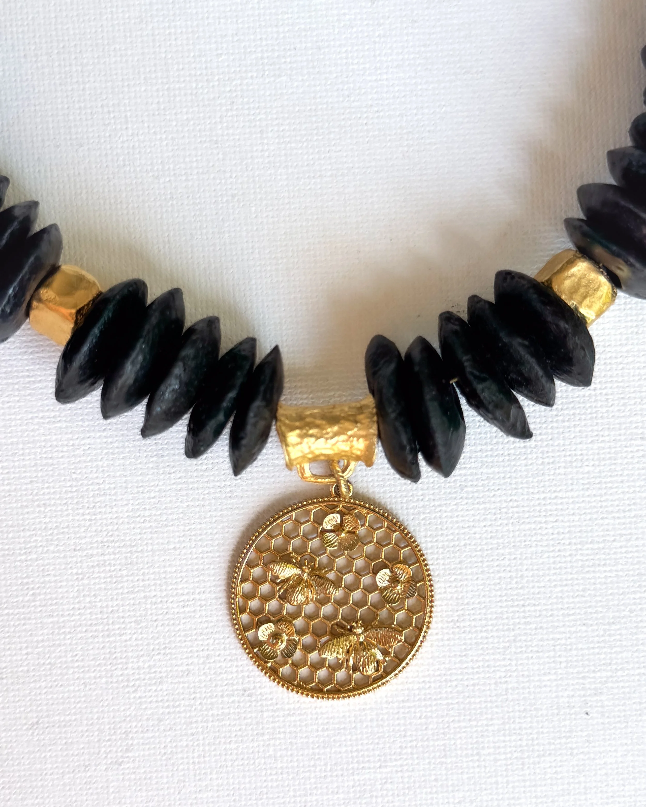 THE QUEEN S HIVE-5.jpg