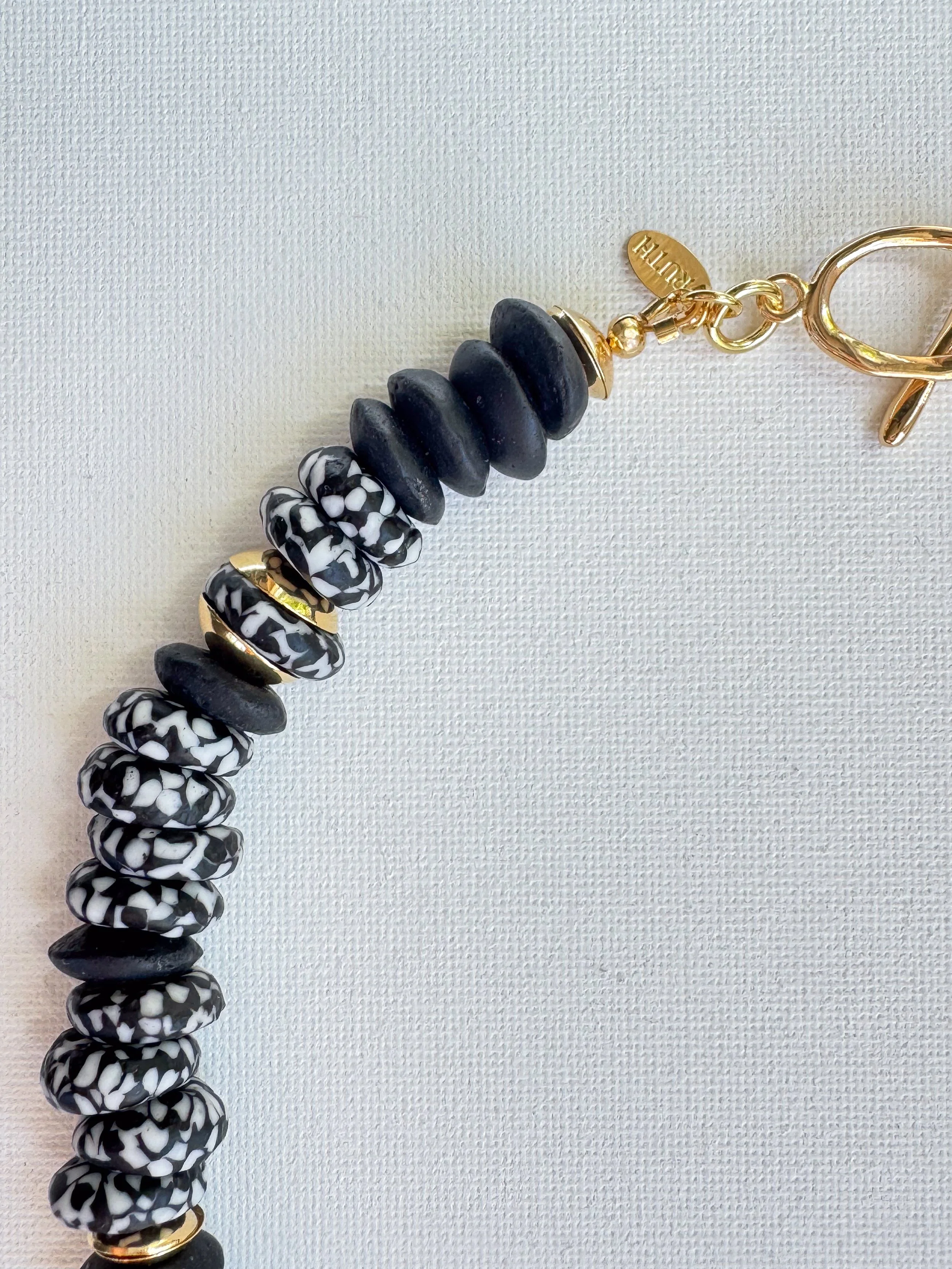 THE QUEEN S HIVE-2.jpg