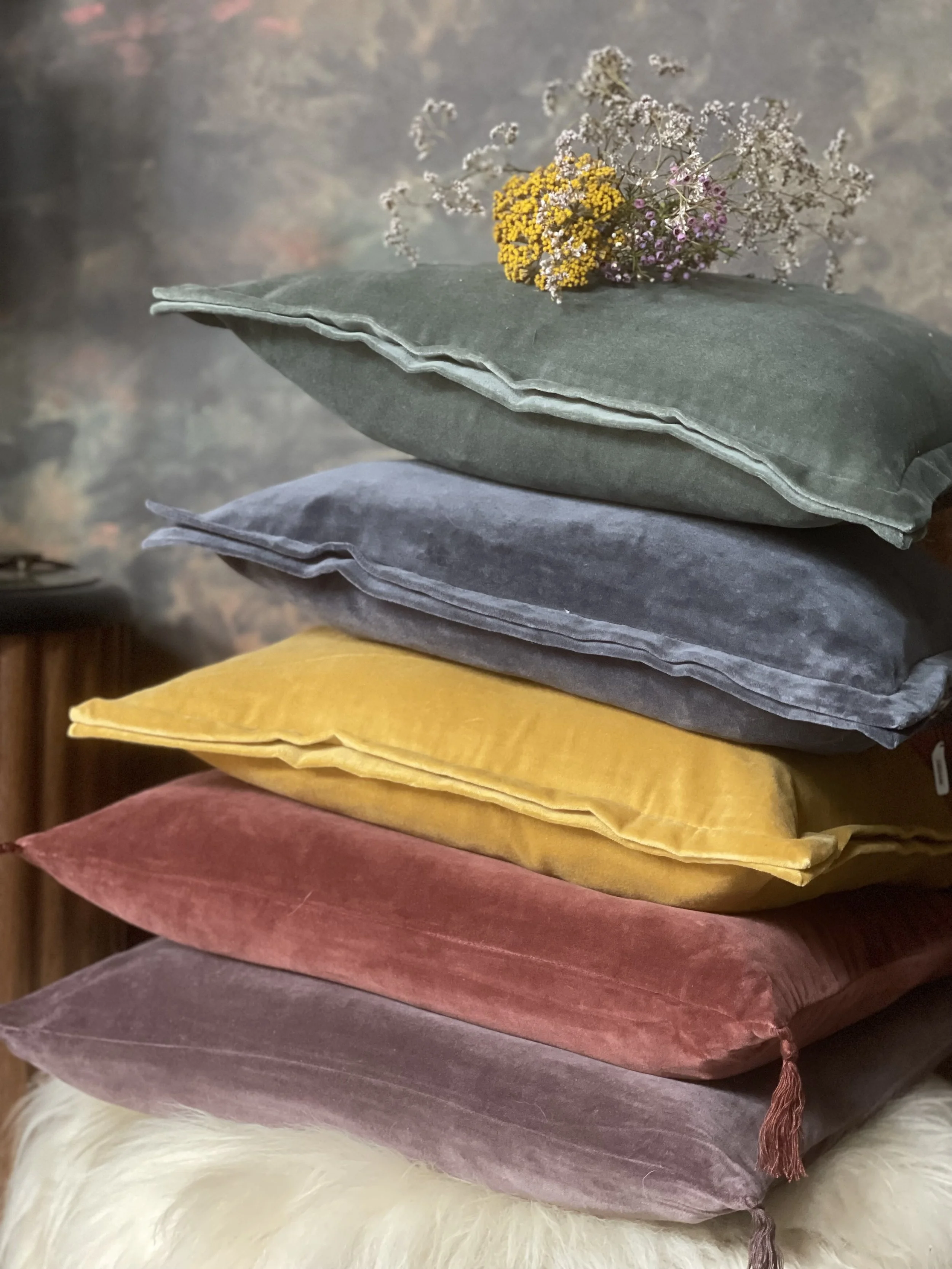 Double trim velvet cushion