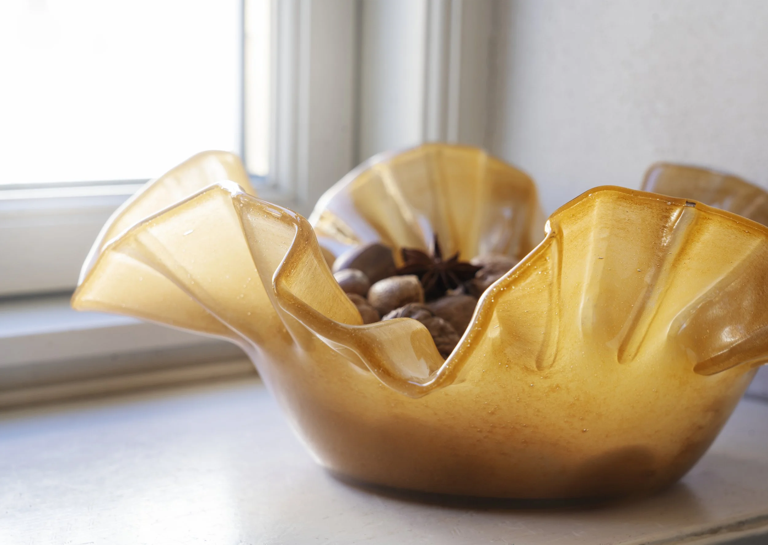 Glass ruffle edge bowl