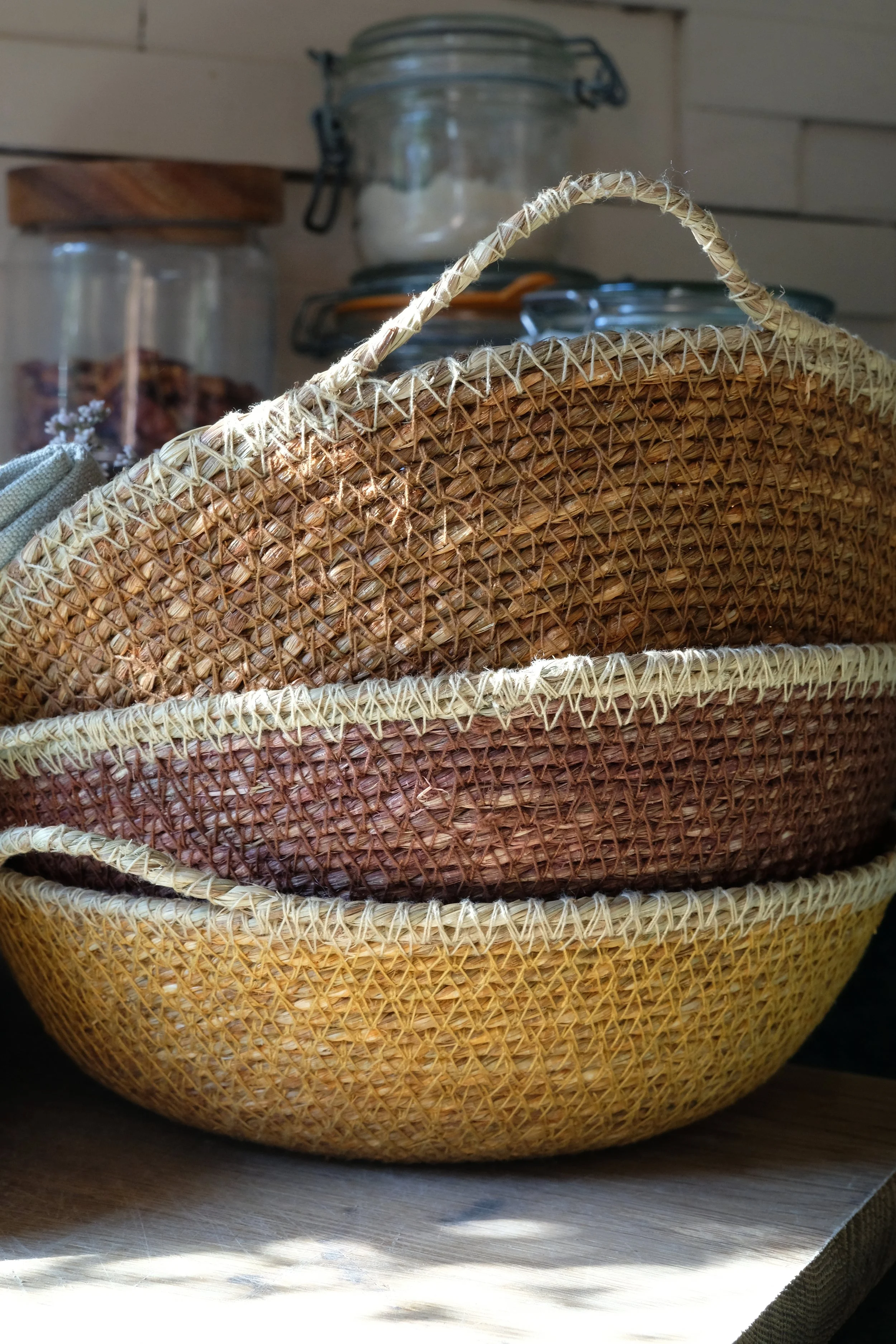 Seagrass bread/fruit basket with handles