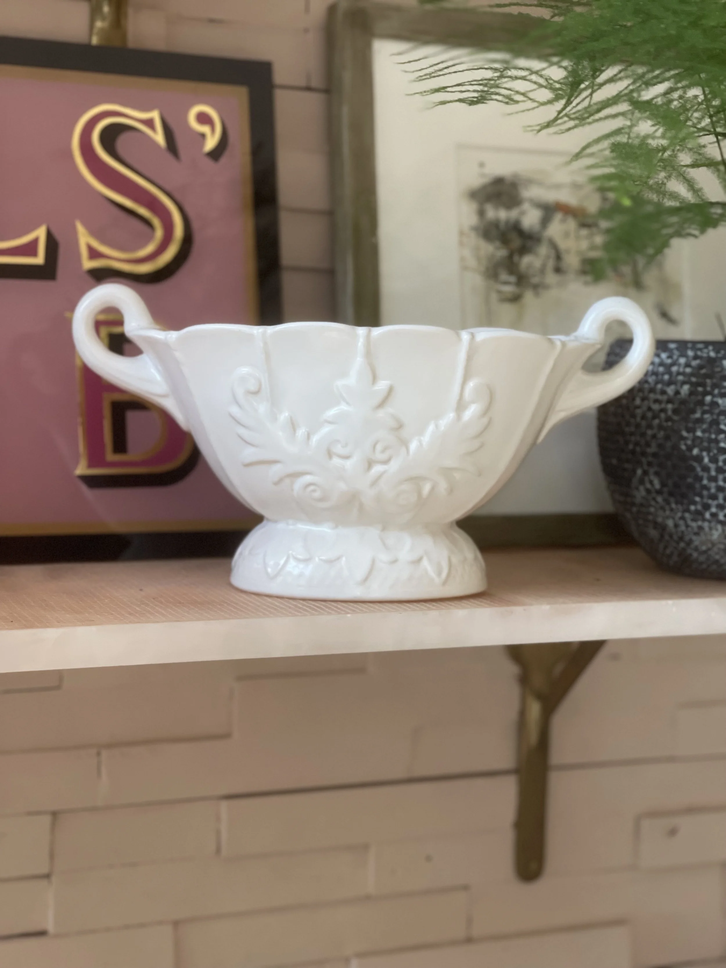 Vintage patterned planter with handles