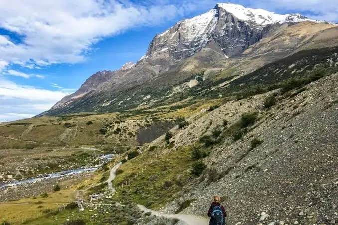 solo hiker.jpg