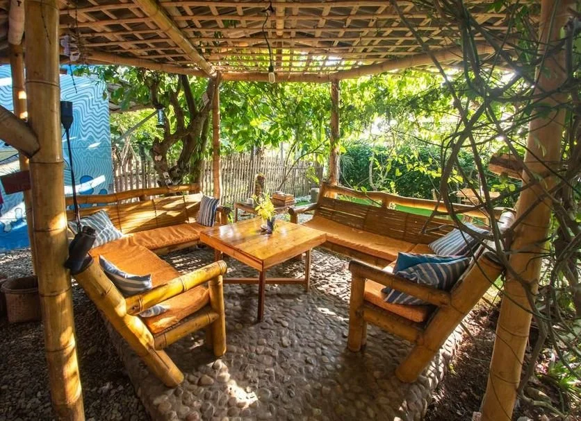 sitting area.jpg