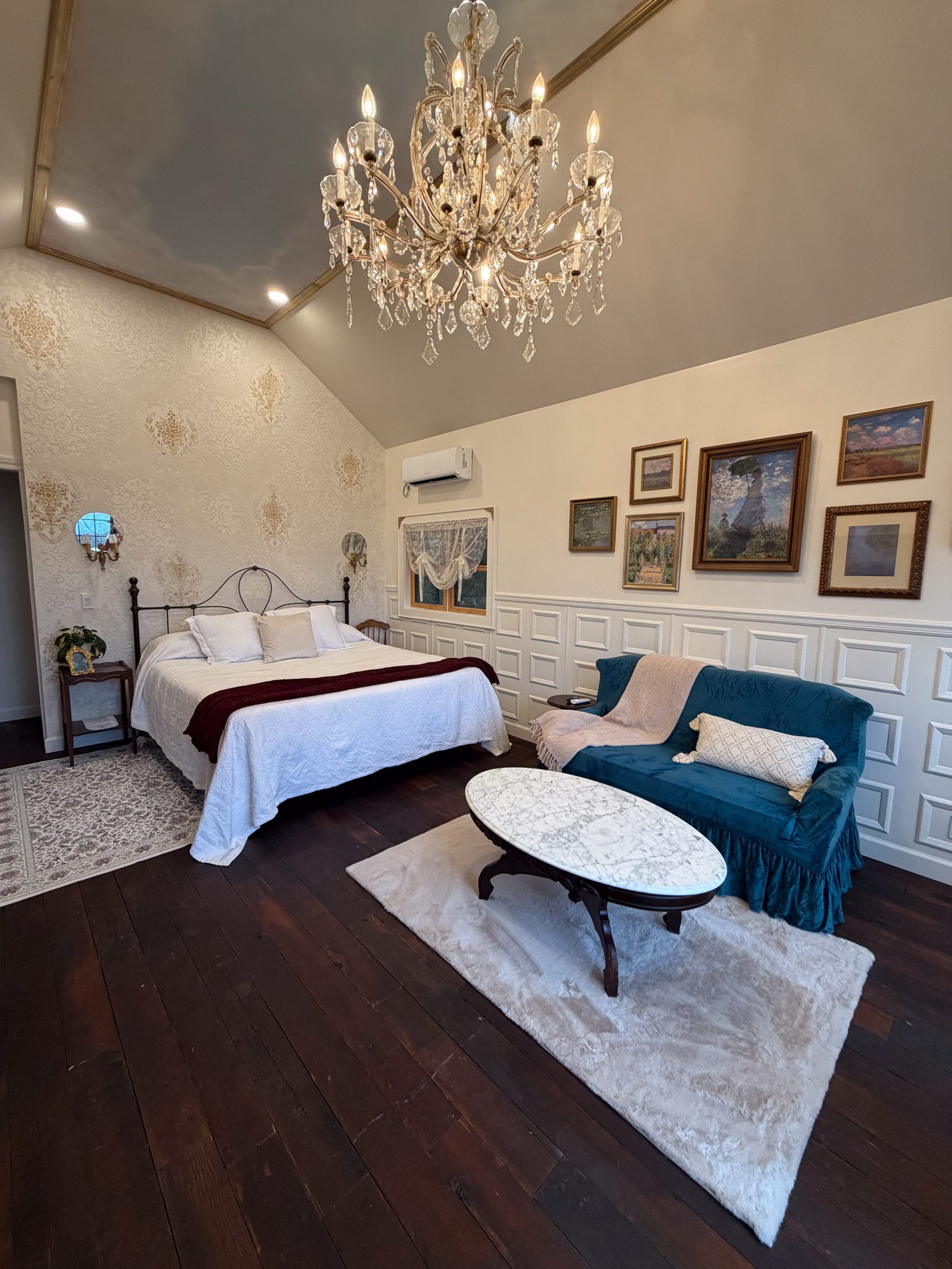 emporia-kansas-airbnb-boutique-hotel-stays2-2.jpg