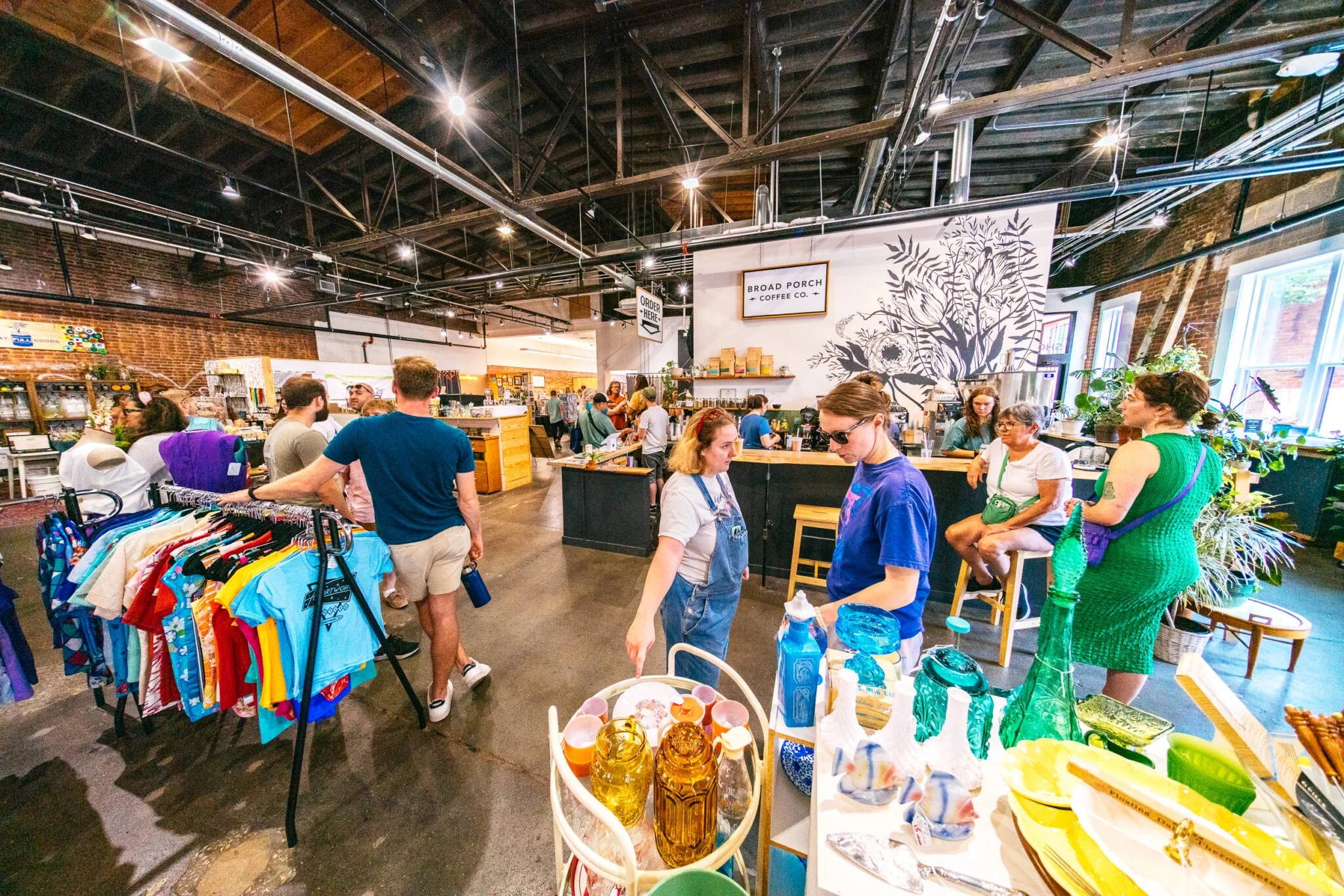 Open for Business: Downtown Harrisonburg Guide for Family Weekend, International Festival &amp; More!