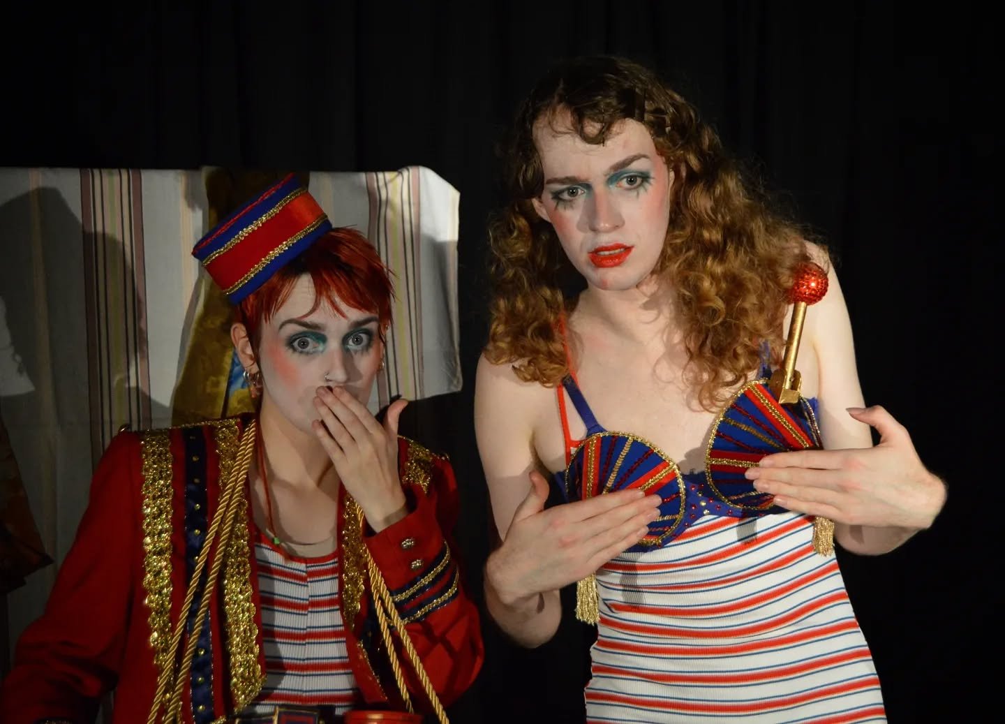 Oh I Do Like To Be Beside The Seaside! 

A couple photos from the show @evansteadart and I put together in around 10 weeks

Set in the 1920s, a day at the beach, meeting lots of different characters. There was dance ! Puppetry! A bit of a sing song, 