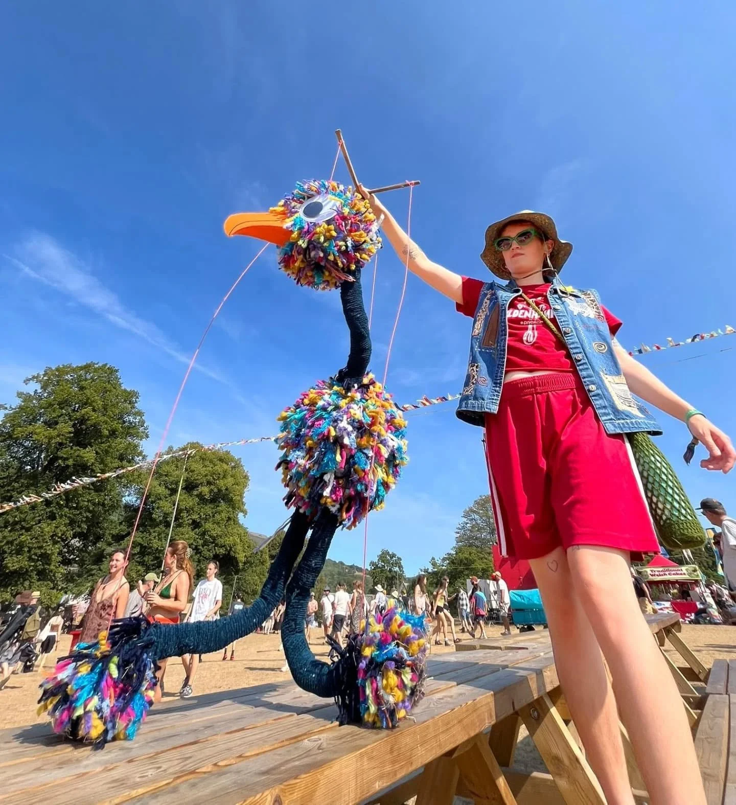 Was back at @greenmanfest last weekend, this time with some new friends ! Disco Chicken XL and Greenie had a fab time dancing with everyone! 
@n_ven_puppetry and I were also running our pom pom puppet workshops in Somewhere, with some help from @cery