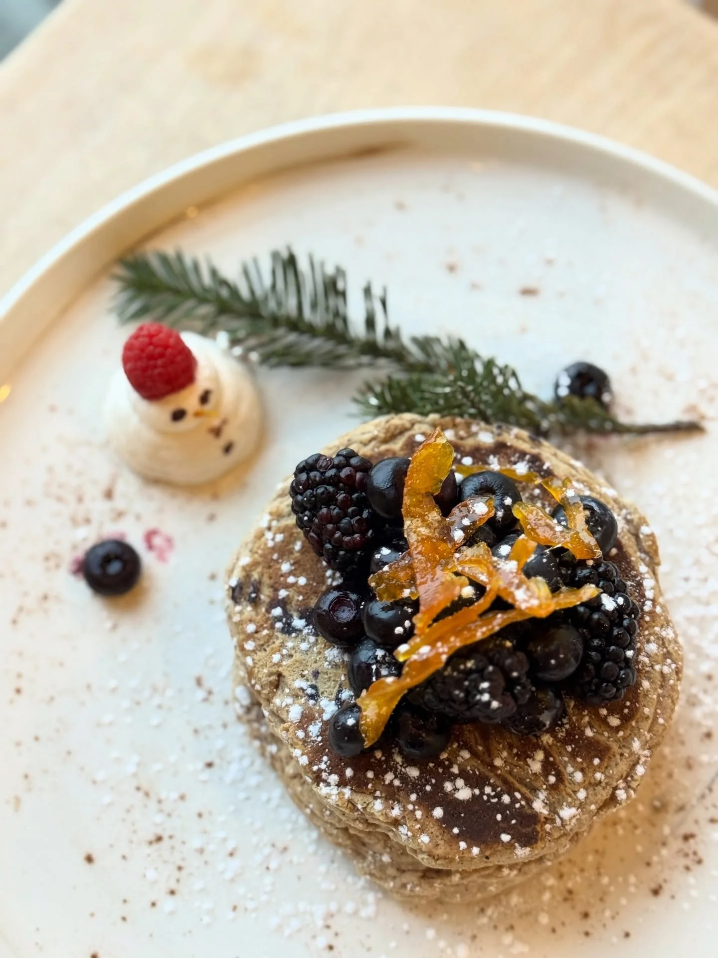 December Pancake Feature: Blueberry Eggnog and Candied Orange 🫐 ⛄️ 🍊 

100% plant-based 🌱
