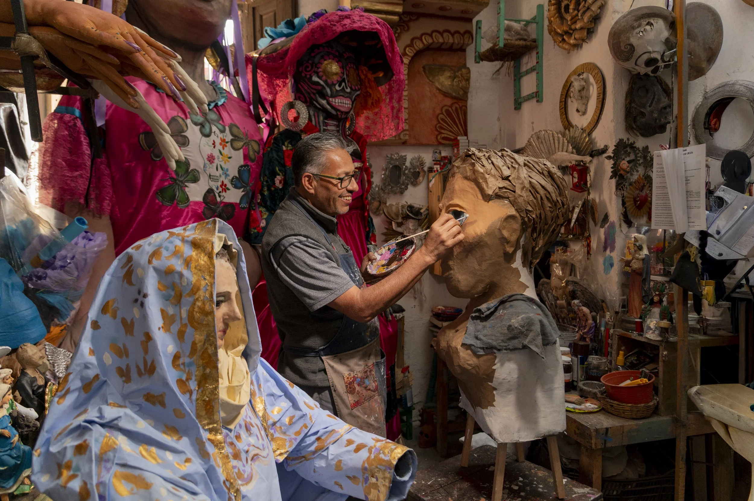Hermes Arroyo y las mojigangas de San Miguel llegaron al New York Times