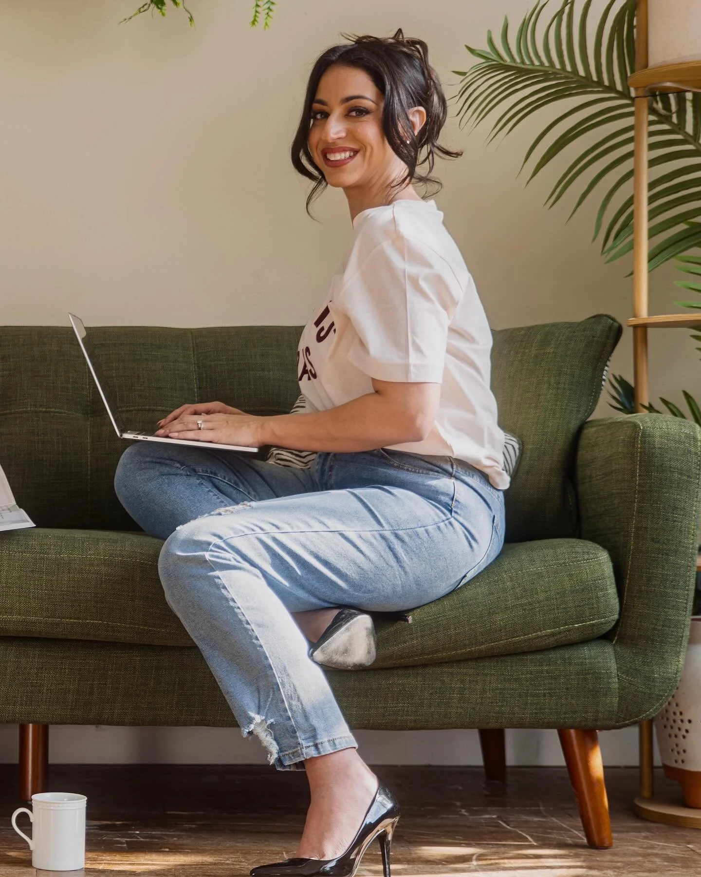 Hi Everyone, I&rsquo;m Kristy, Co-Founder of The Elevated Stylist!  I&rsquo;ve always loved hair and makeup, just the way it transforms a person in almost an instant.  More importantly, I always loved how you can transform how that person feels about