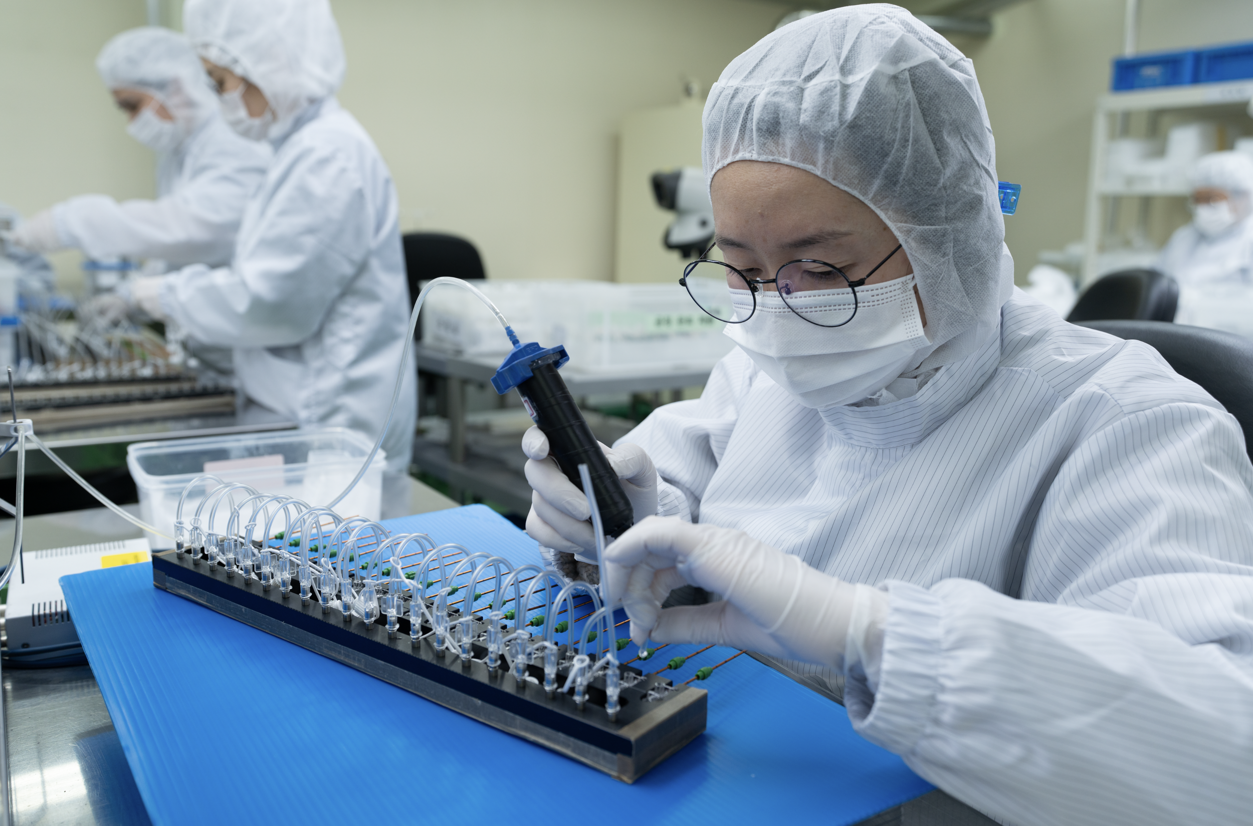 Advanced medical device manufacturing technologies including micro-machining, laser processing, and precision component manufacturing.