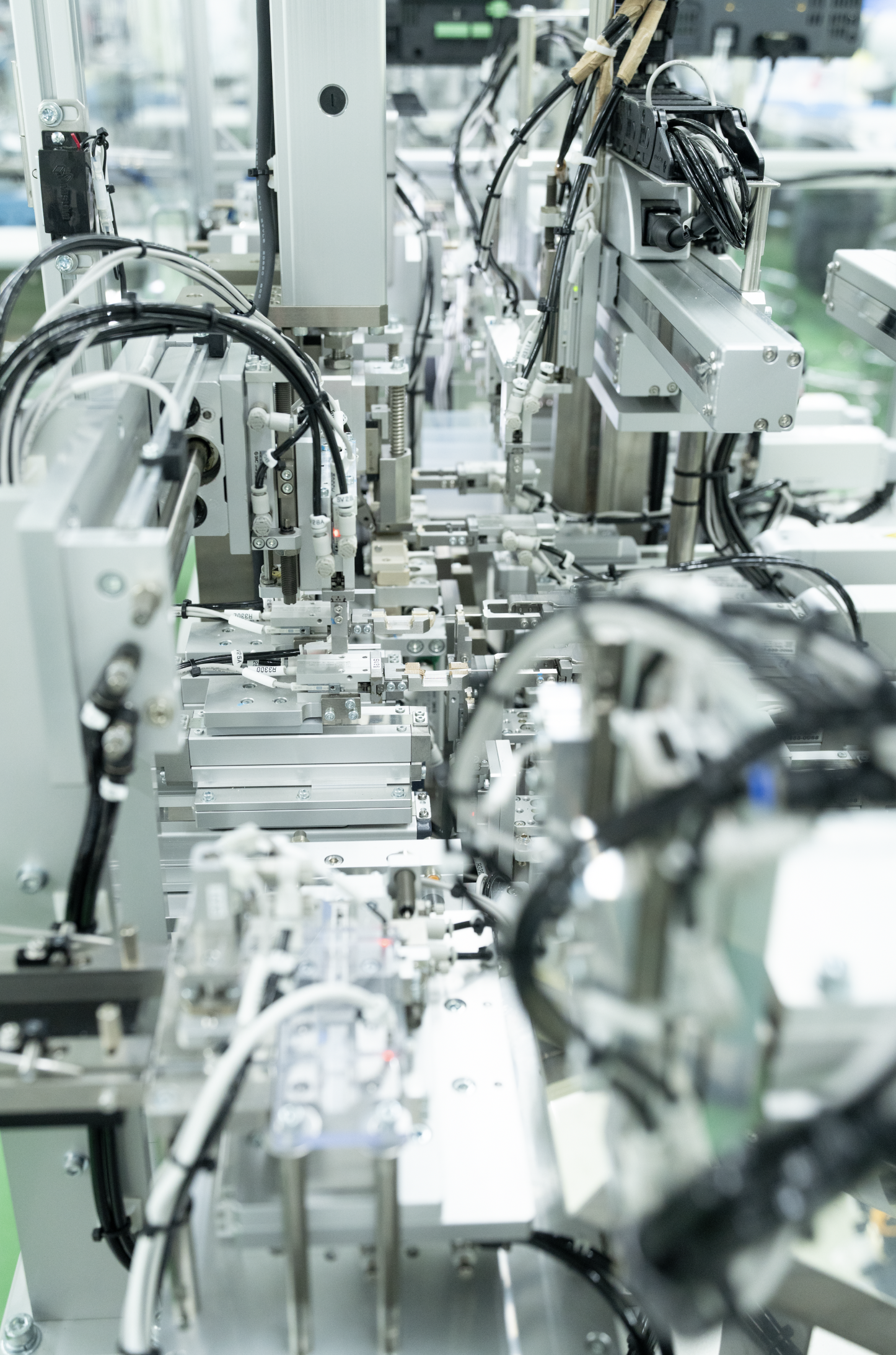 Advanced medical device micro-machining capabilities utilizing 5-axis CNC machining, laser technology, EDM wire erosion, and 3D metal printing for precision component manufacturing.