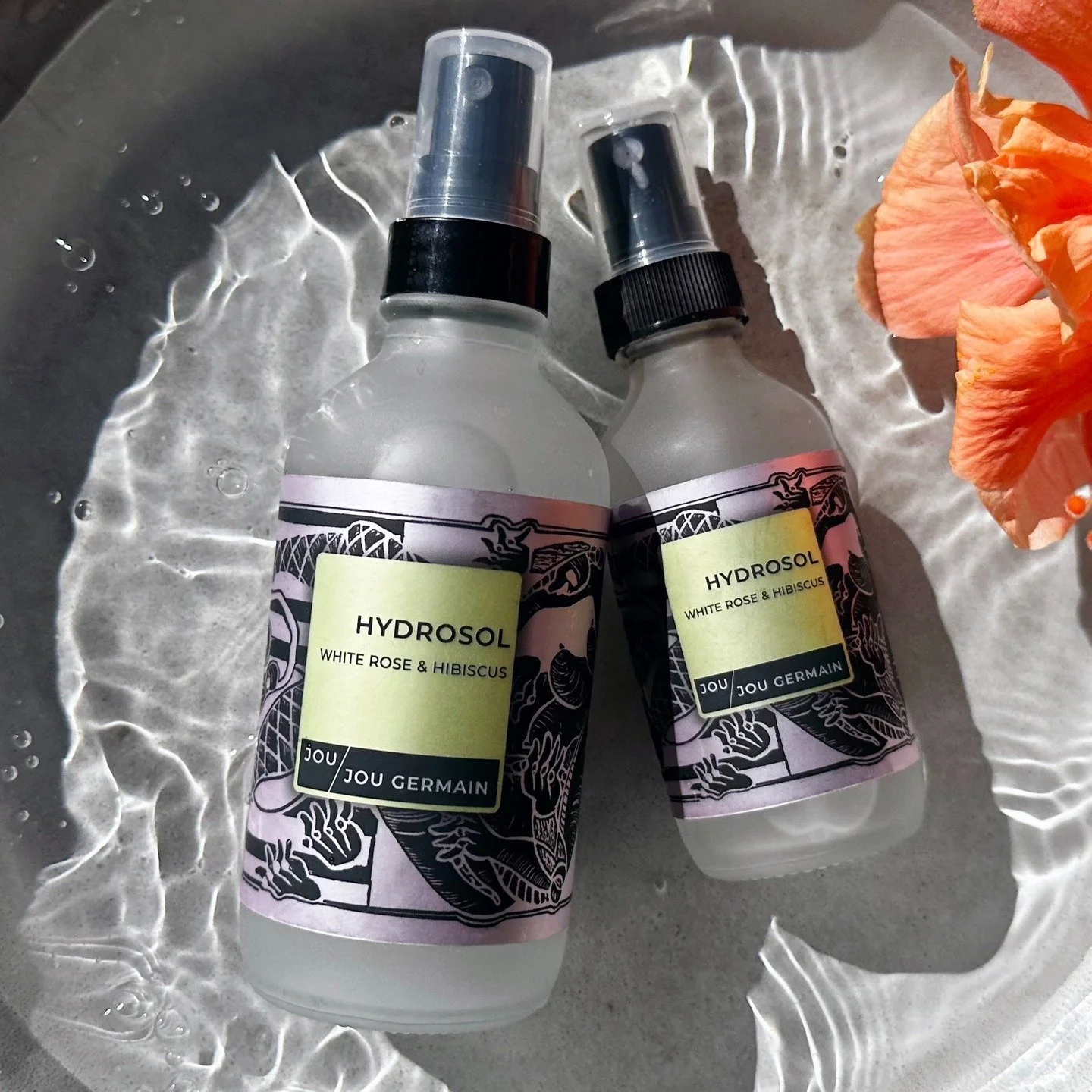 Organic Hydrosol is a fragrant water produced during the steam distillation of flower petals and leaves.

Benefits: This gentle mist hydrates, soothes, and revitalizes the skin through dry winters and sun-soaked summers 🌺✨

#smallbatchskincare #hydr