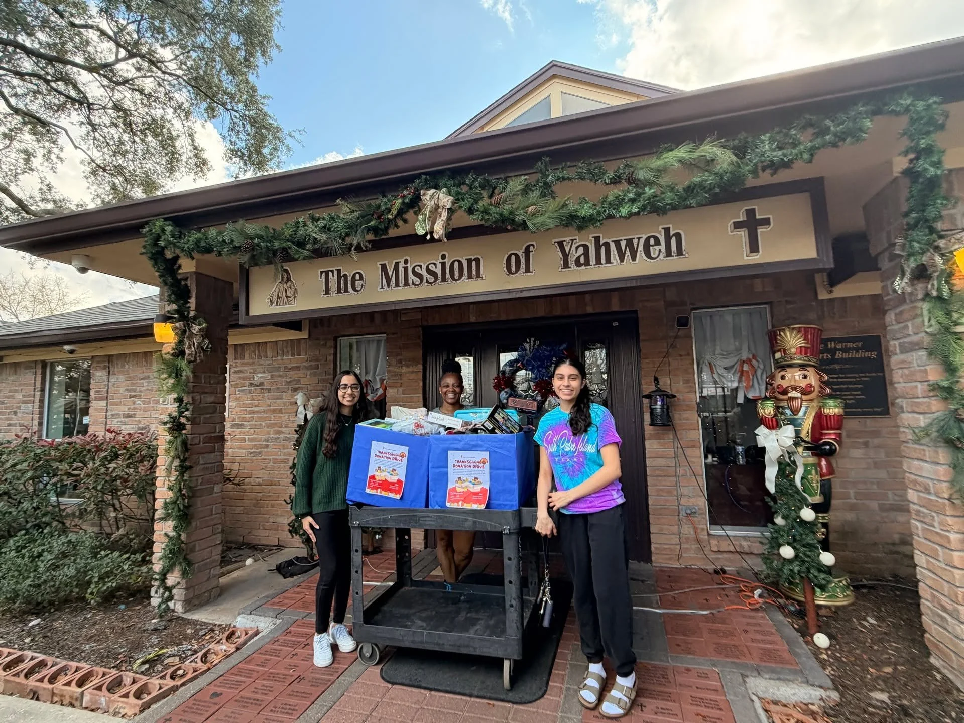 Shouting out our Houston, Texas chapter before the year ends! We&rsquo;re so proud of the incredible impact they made: donating toys and clothes to support youth in need. ❤️

If you&rsquo;re interested in starting a chapter and making impact in your 