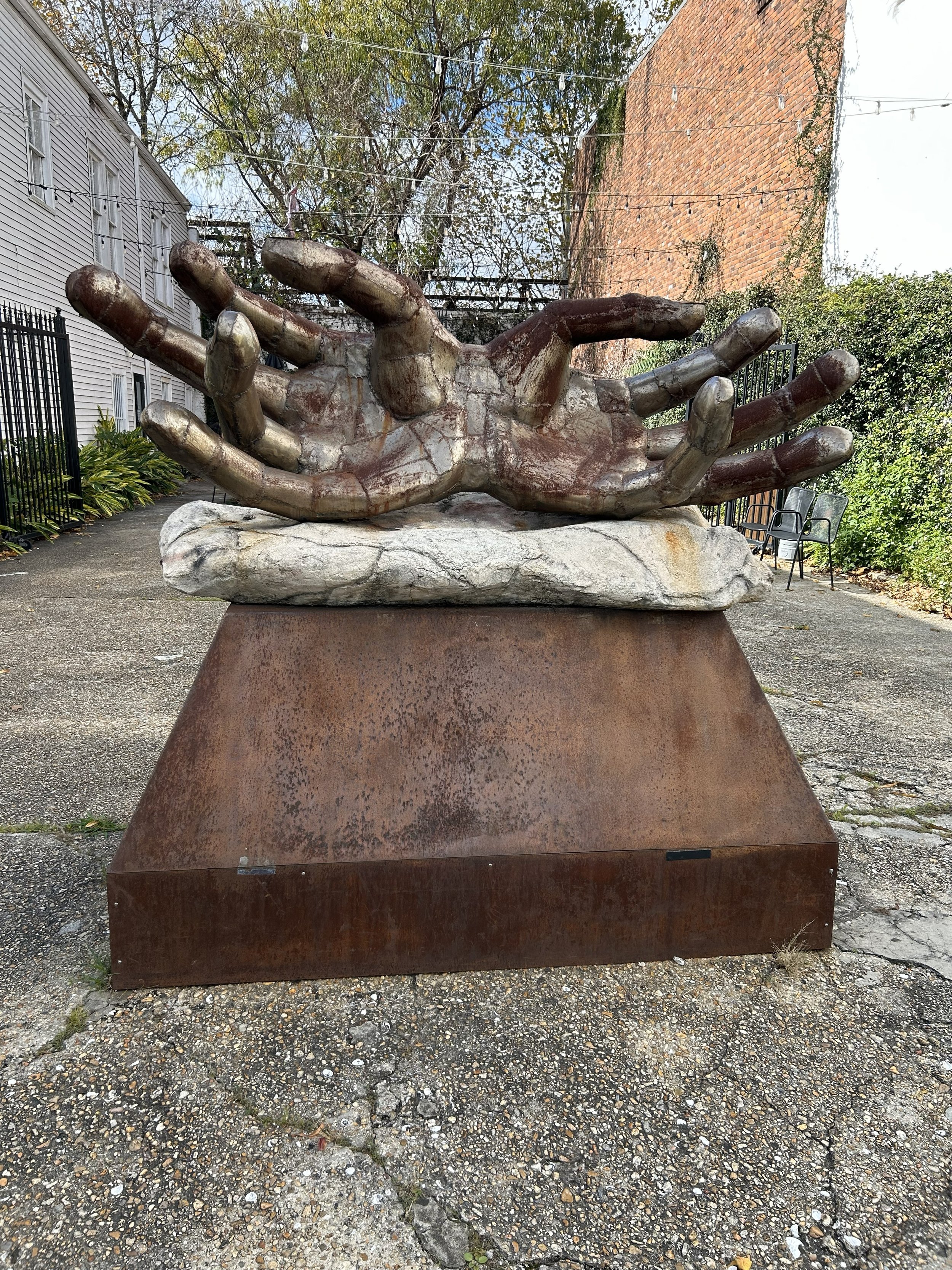 Jan5 - bookstore statue.jpeg