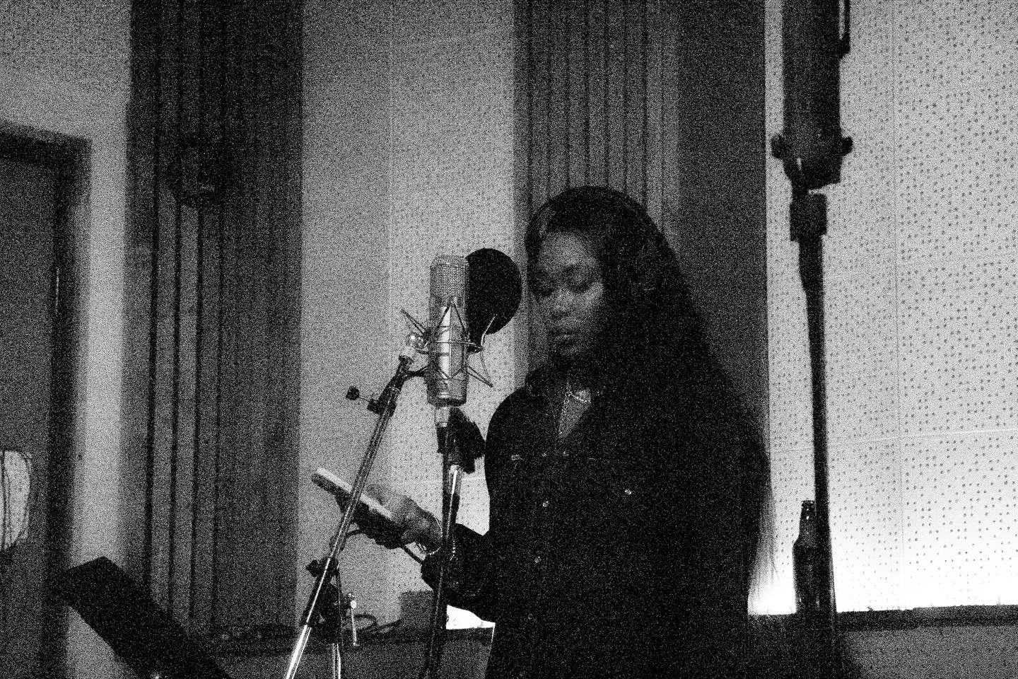 BTS creating &ldquo;Black Ark&rdquo; at the @stationhousestudio

📸: @jessedraxler