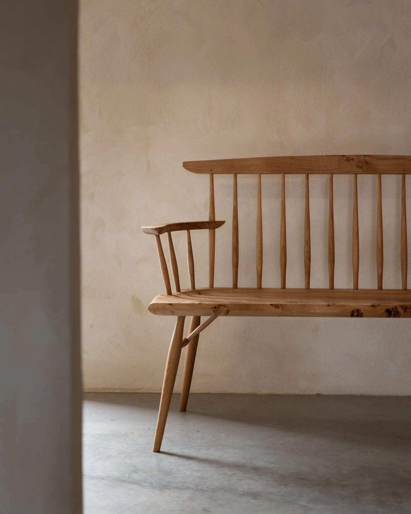 parlour bench.jpg