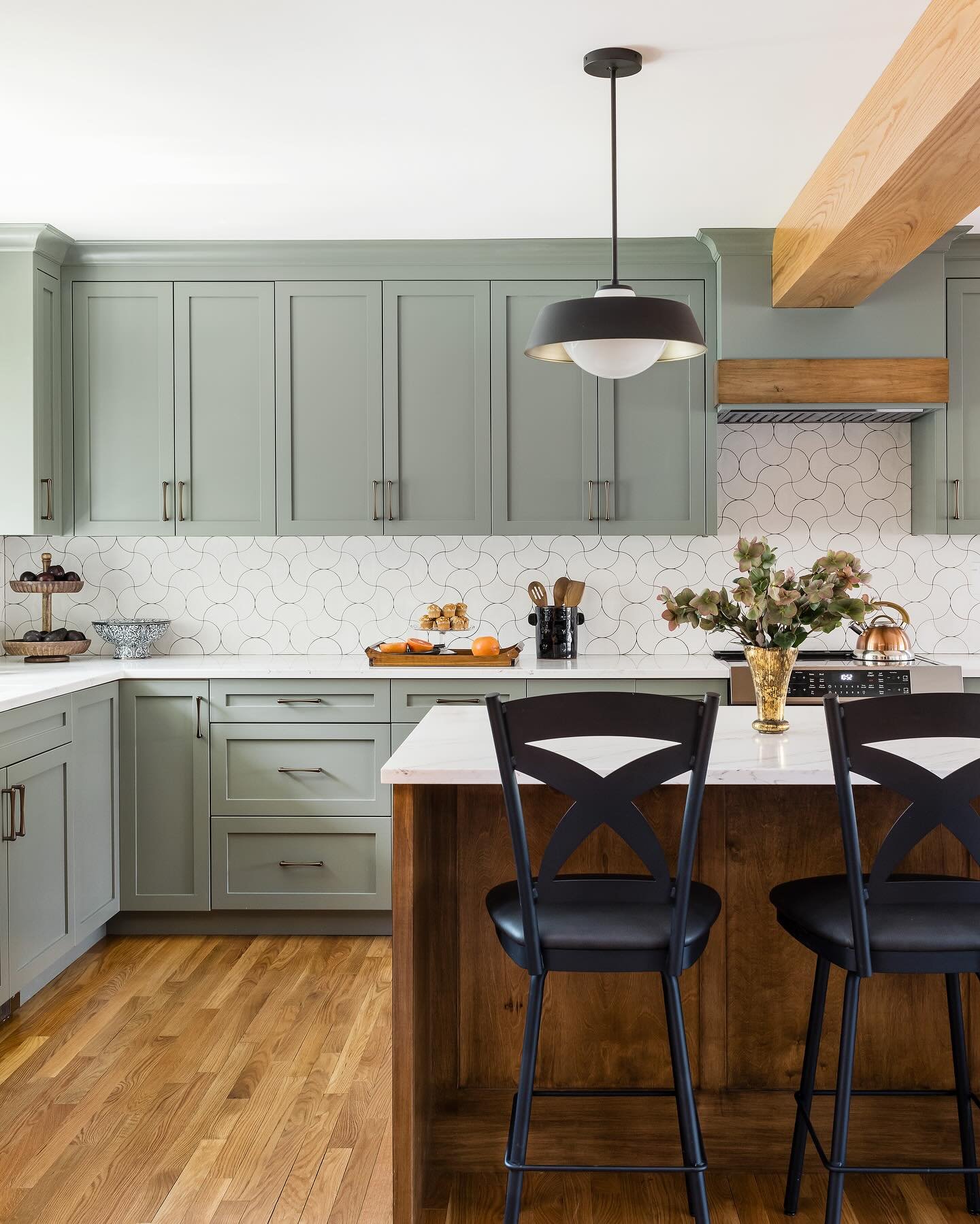 A look back&hellip; 

I always love working on an overhaul project. These renovations force you analyze analyze analyze.

With Kitchens&hellip;determining perimeter walls and windows, access to adjacent rooms, where to access venting requirements, ke