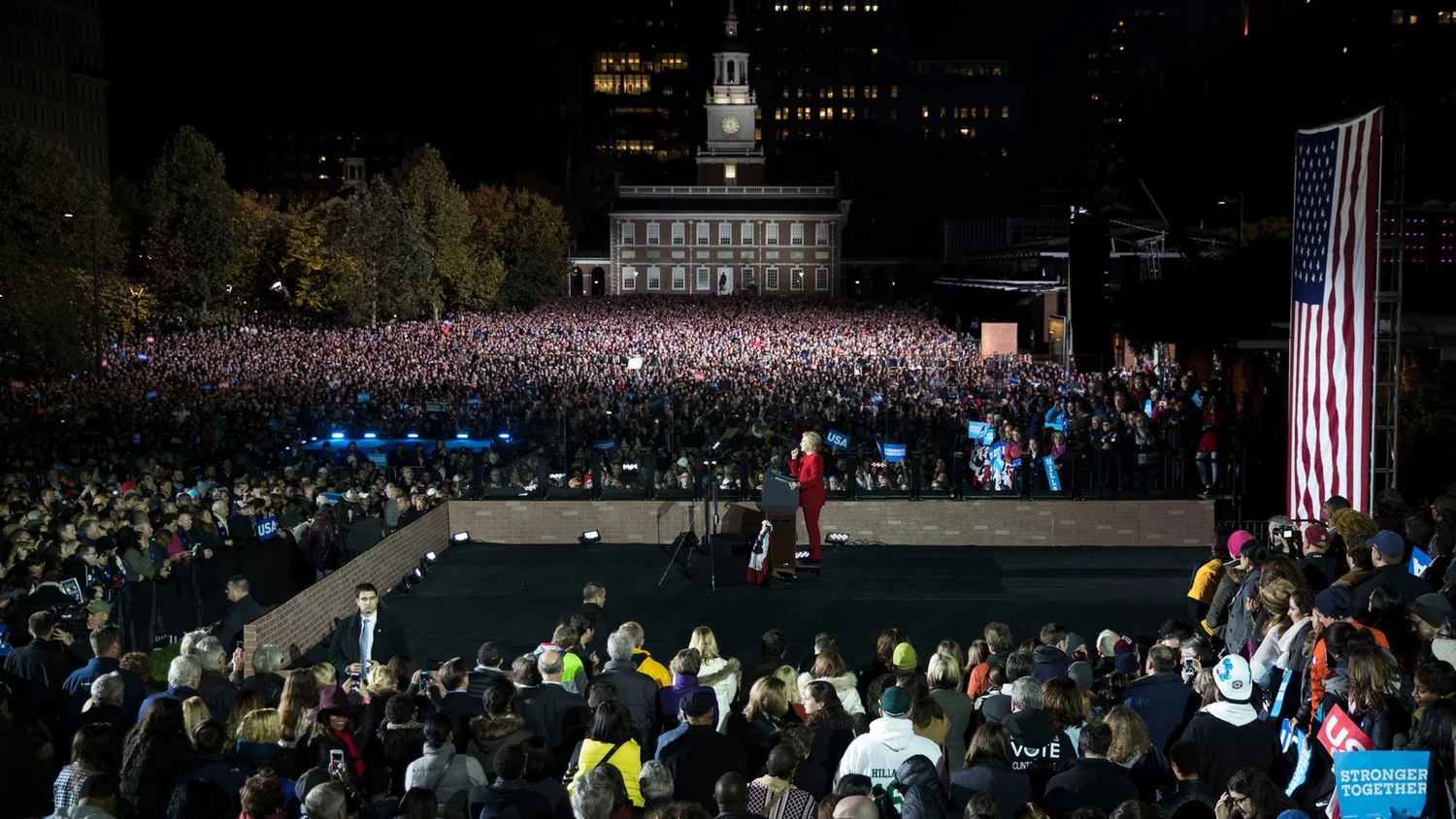 The crowd on Independence Mall, with Independence Hall behind it