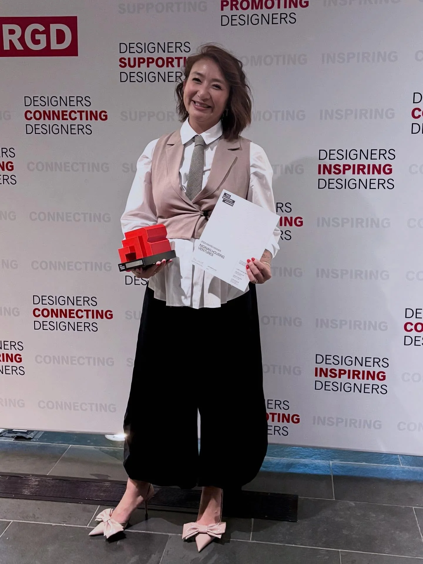 Yesterday, I had the honour of accepting an @rgdcanada Branding Award on behalf of my studio, @liannecharlene.creative . ✨

The project was a collaboration with @niginan_housing &mdash;an Indigenous-led organization whose vision and resilience deeply