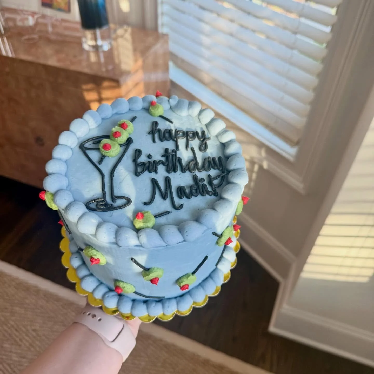 Happy Friday Jr.! It&rsquo;s tini time! 🍸🍸🫒🫒💛