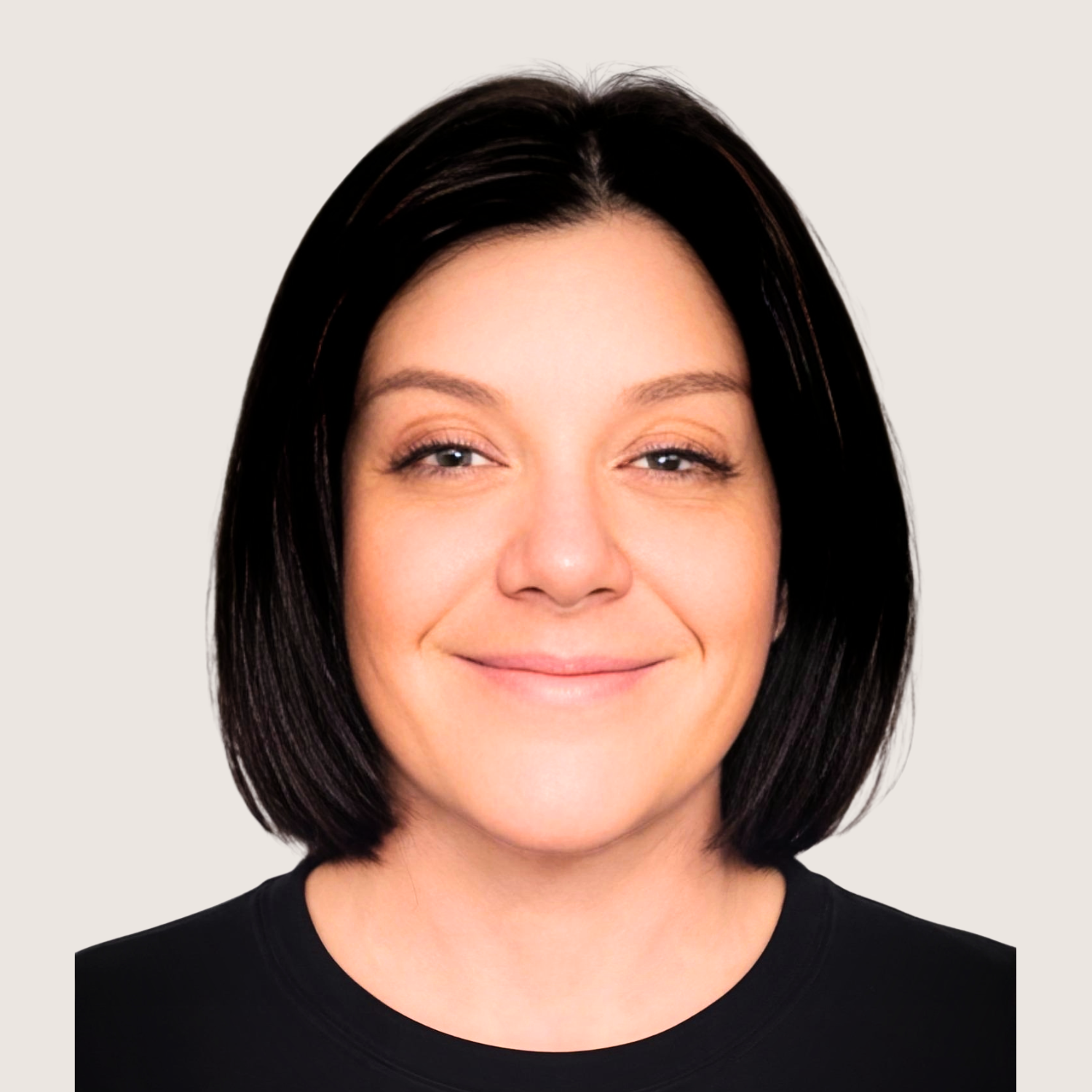 an image of Jenna Gilbert smiling at the camera