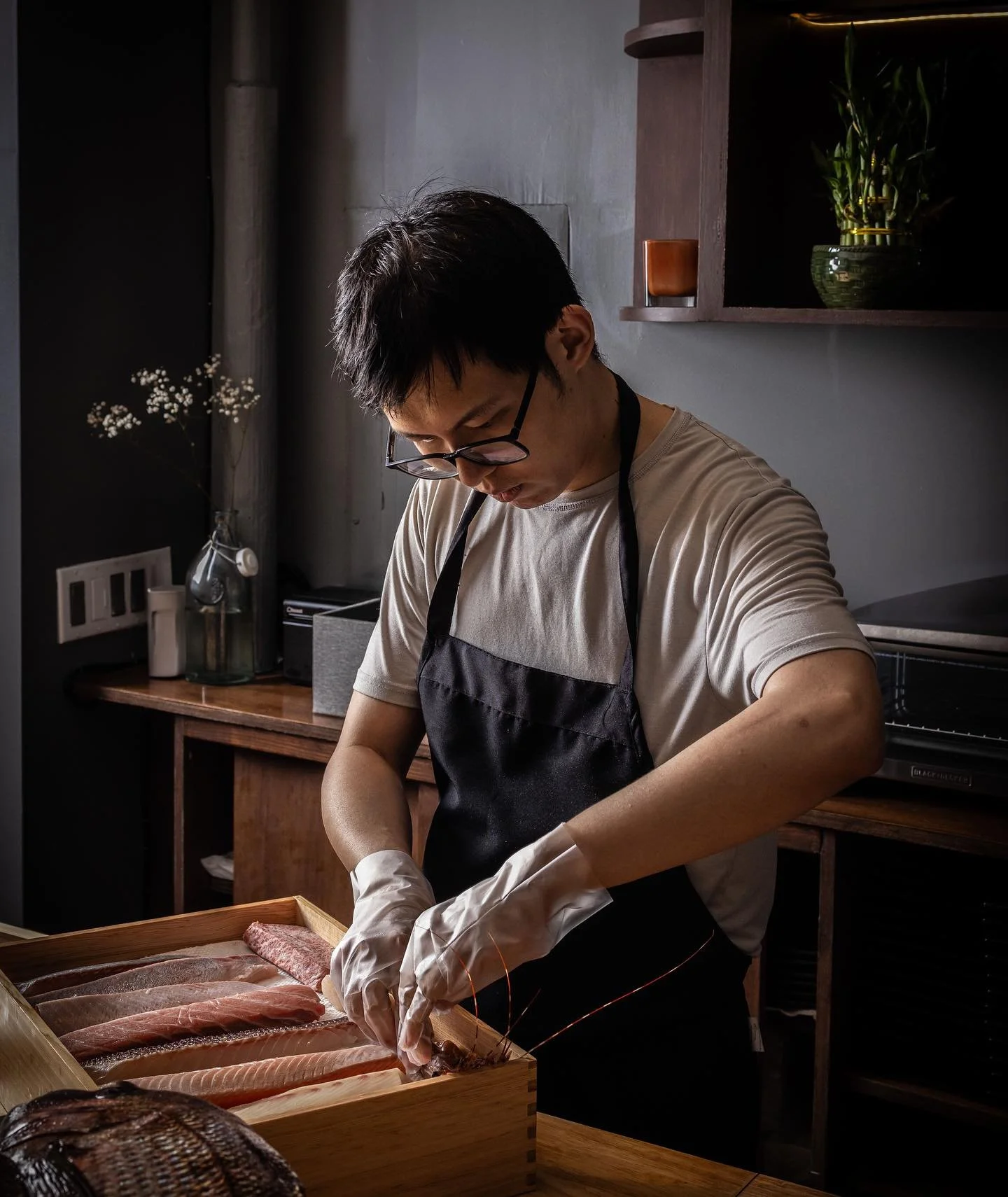 Please meet Chef Wei&rsquo;s trusted kitchen partner and friend, the cornerstone of LUYA, Chef Jordan!🍣
With a distinguished career spanning over 15 years, Chef Jordan has honed his craft behind the counters of some of the city's most esteemed Omaka
