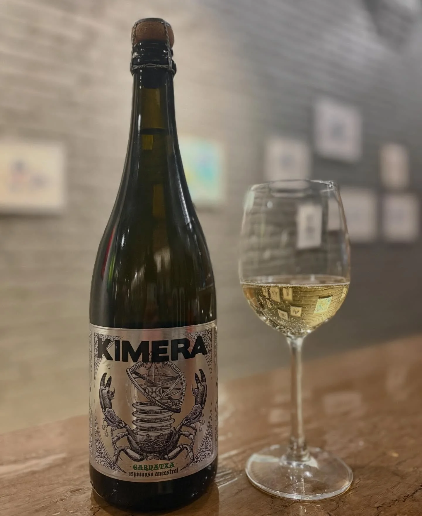 It&rsquo;s a new year!
Get cozy with exciting bubbles in the cold season 🥂

2023 Luis Moya Tortosa &rsquo;Kimera&rsquo;, Navarra SPAIN
A Pet-Nat style White made with 100% Garnacha Blanca.

Notes of fresh pear, white peach, combined with herbal, toa