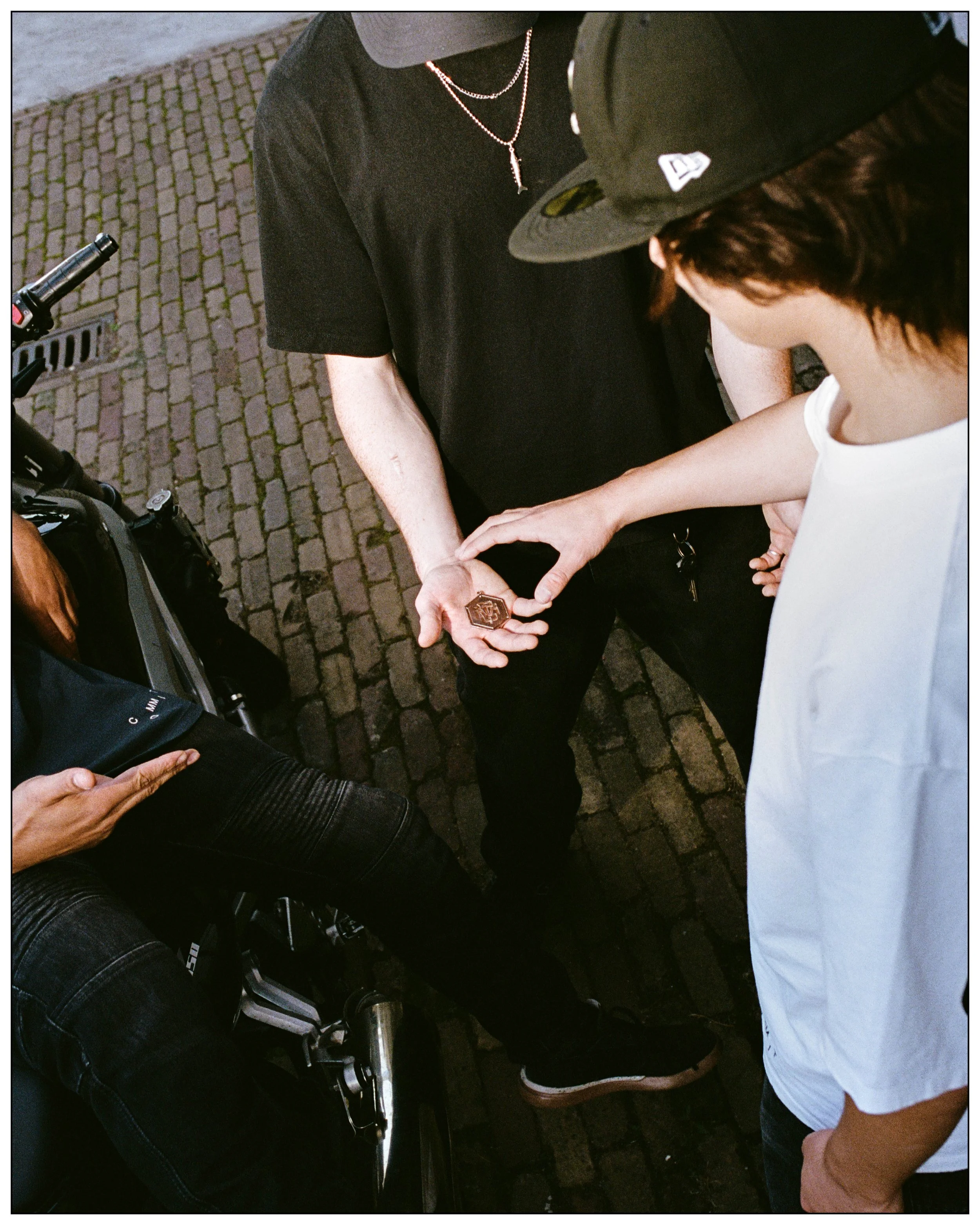 COMMIT LOOKBOOK810.jpg