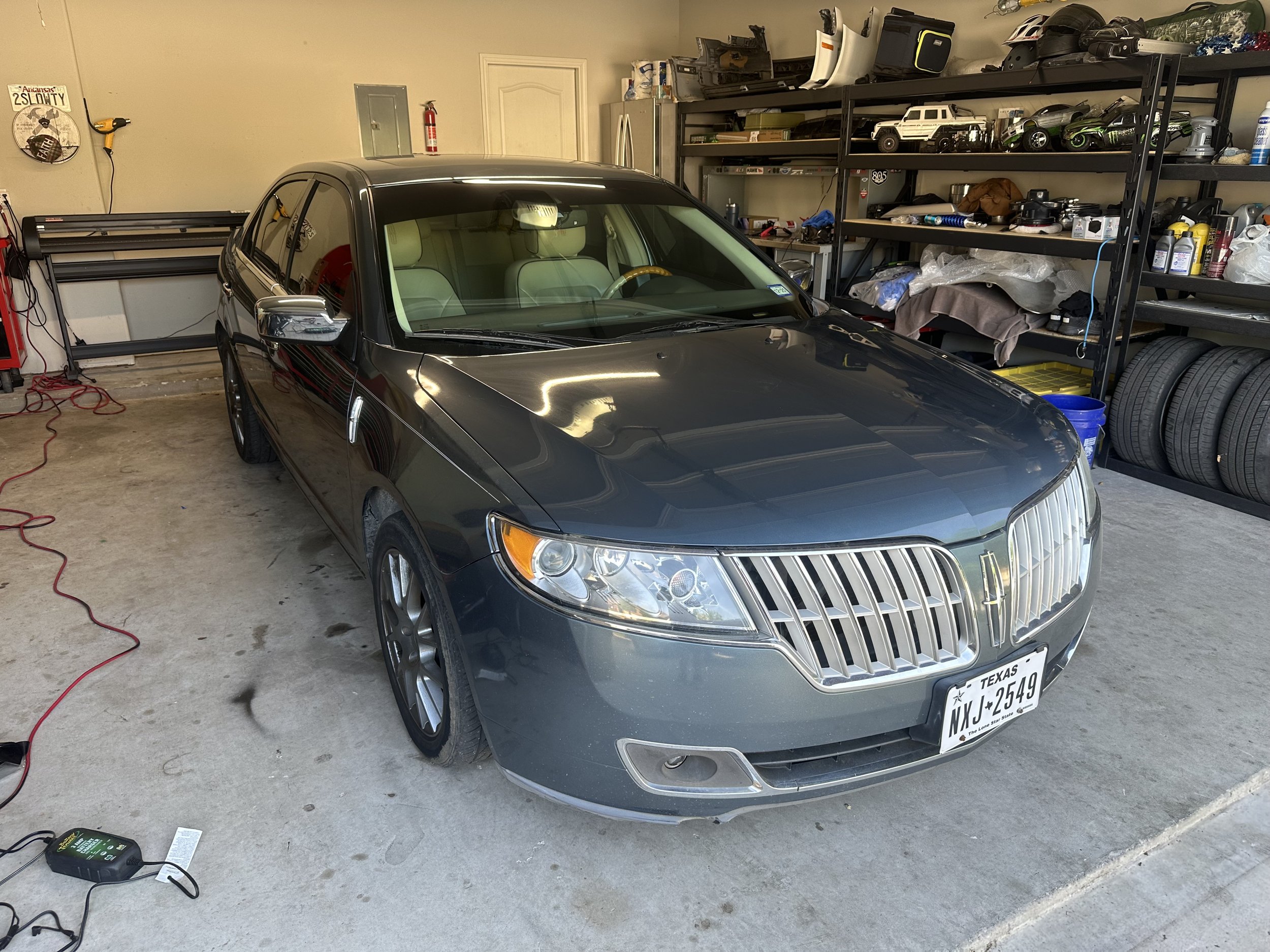 2012 Lincoln MKZ Ceramic Full Package
- 20% Front windows
- 20% Brow
- 5% Rear windows and glass