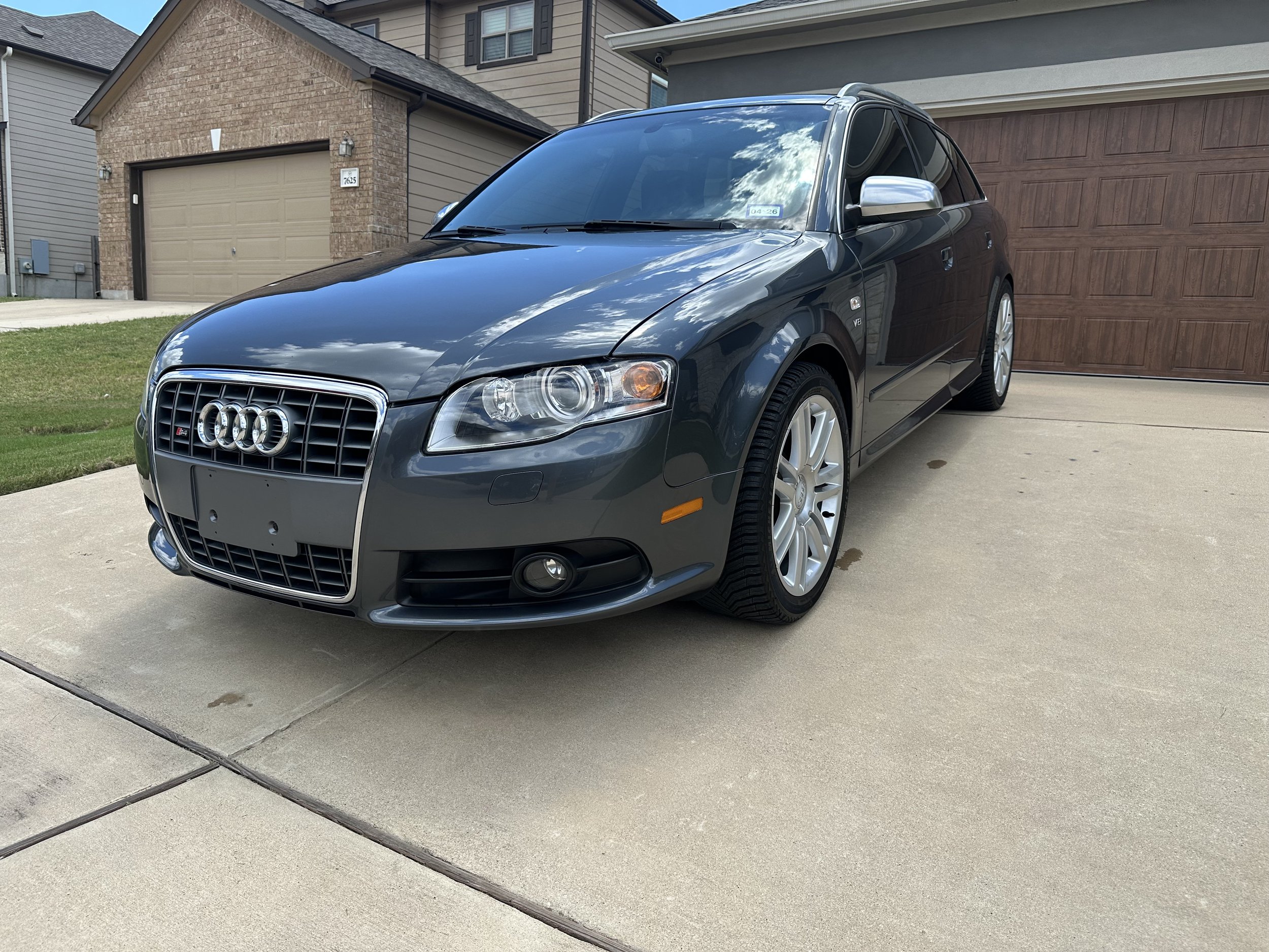 2007 Audi S4 Avant Exterior detail and Clay bar