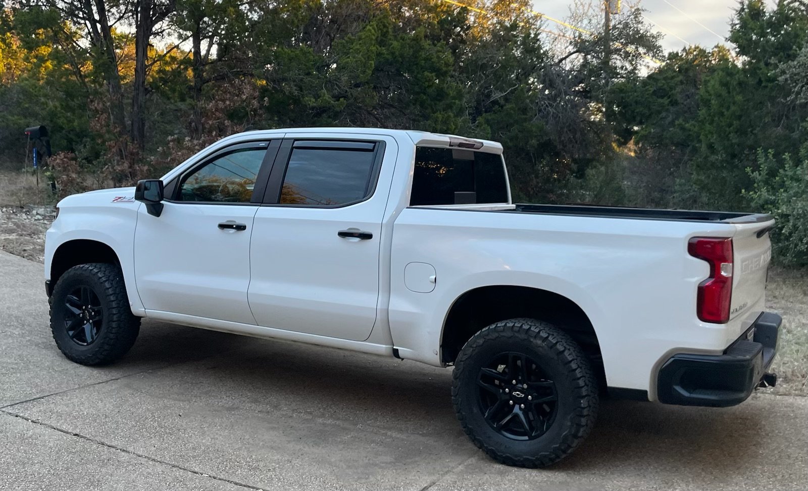 2021 Chevrolet Silverado LT
- 50% Ceramic Front Side windows
- 50% Ceramic Rear Glass