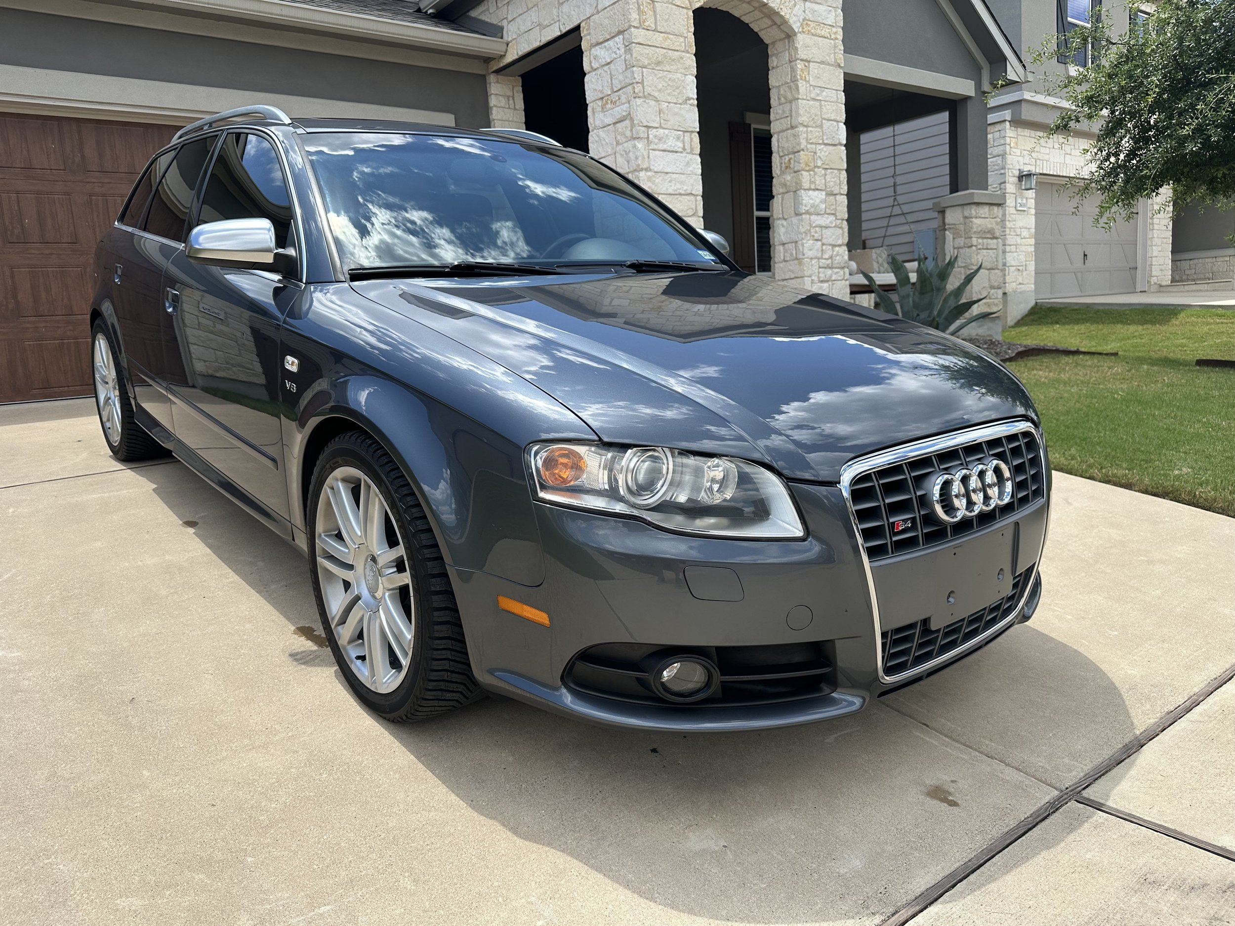 2007 Audi S4 Avant Exterior detail and Clay bar